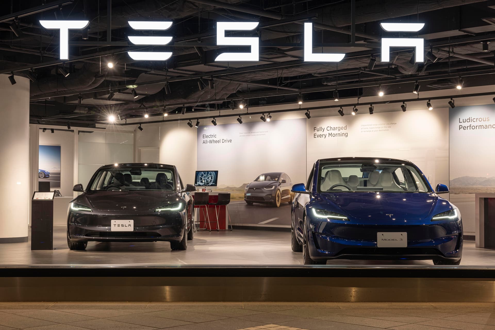 Probleme mit der Motorhaube: Tesla ruft 1,8 Millionen Autos zurück