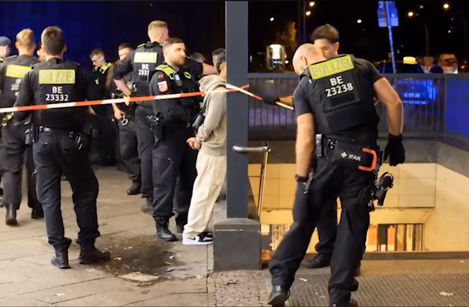 Messerattacke am U-Bahnhof Mehringdamm – zwei Männer festgenommen