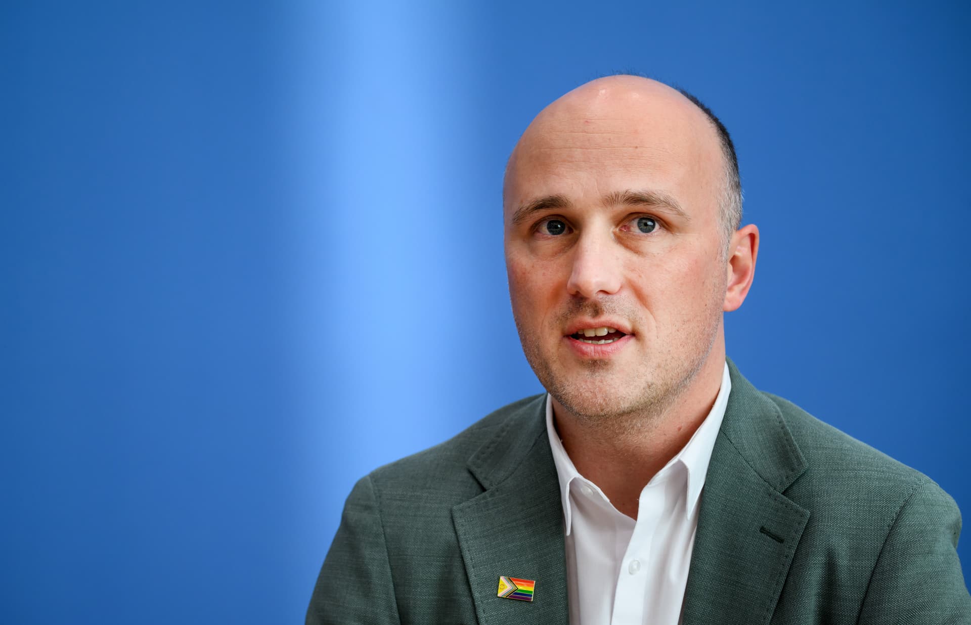 Selbstbestimmungsgesetz: „Queer-Beauftragter“ hält Kritik für „gesteuert“ und „problematisch“