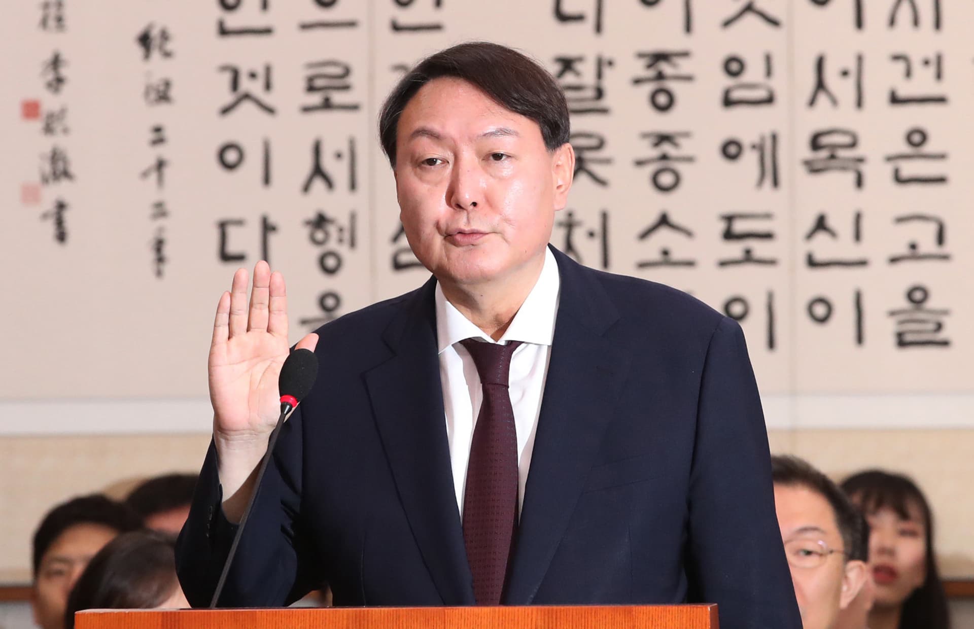 Kriegsrecht verhängt: Parlament in Südkorea stimmt für Absetzung von Präsident Yoon