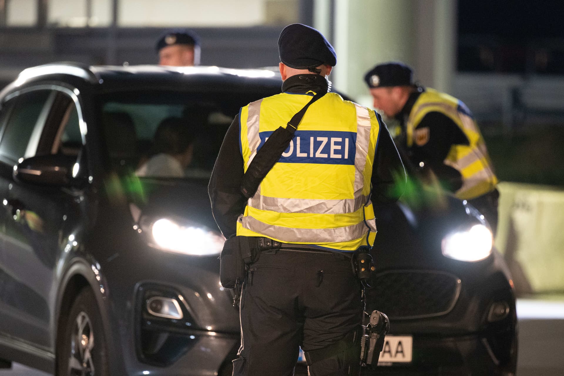 Illegale Migration: Stationäre Grenzkontrollen um drei Monate verlängert