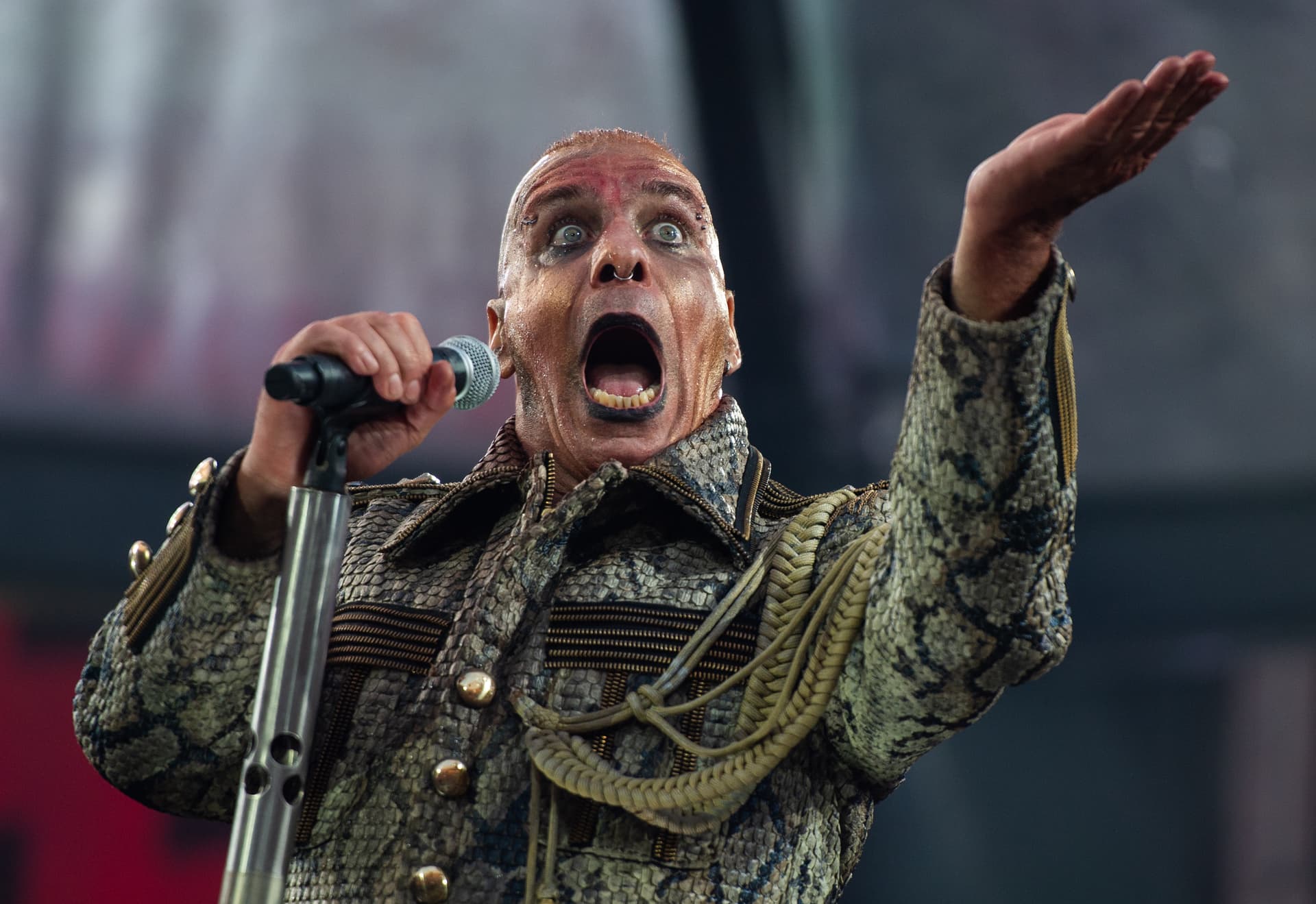 Berliner Tätowiererin mit Aufsehen erregendem Angebot: Ich übersteche alle Rammstein-Tattoos – kostenlos