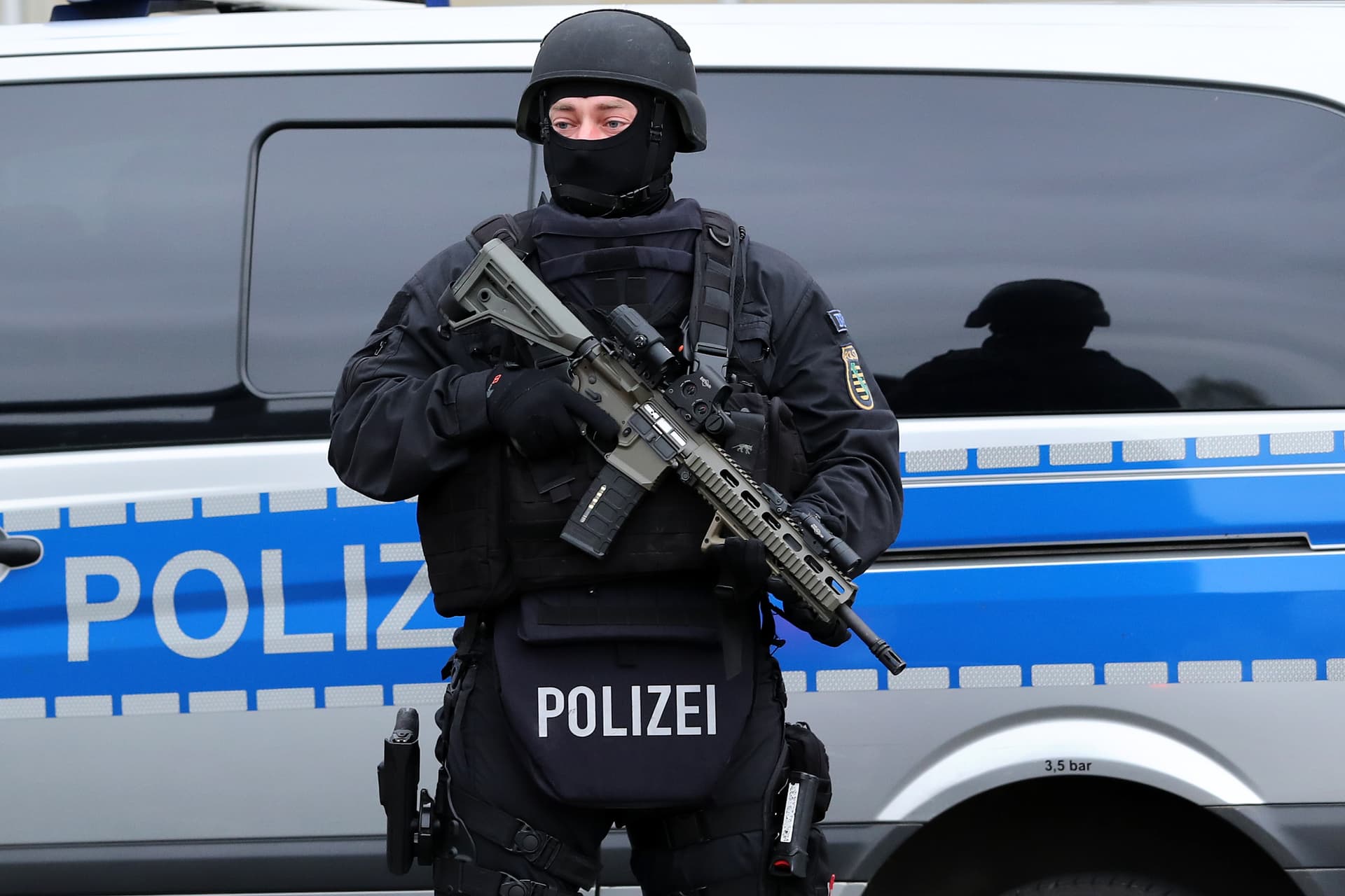 Tumulte beim Lina E.-Prozess: Polizei-Kommando stürmt Gerichtssaal