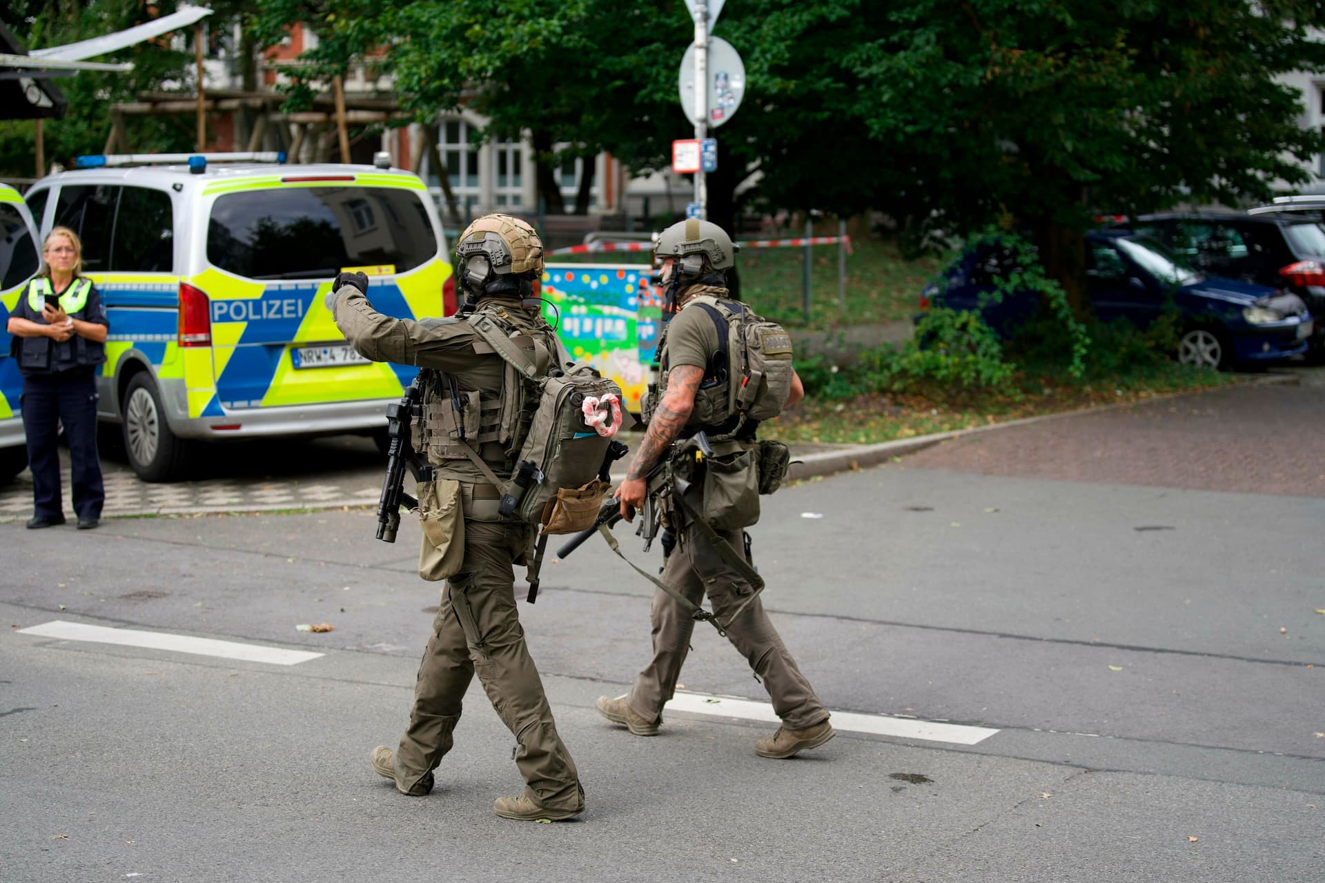 „Verdacht auf Gefahrenlage“: Polizei-Großeinsatz bei Agentur für Arbeit in Wuppertal