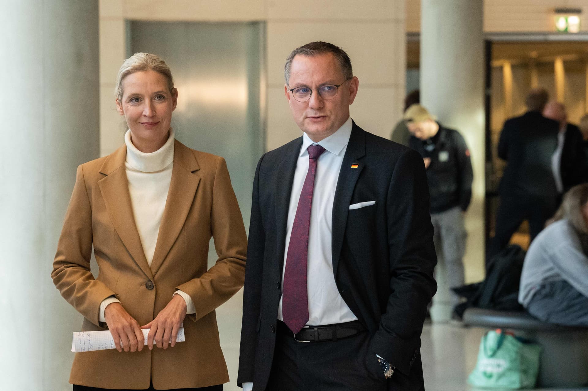 Offen für Gespräche mit der AfD: Wirtschaftsverbände wollen die Brandmauer einreißen