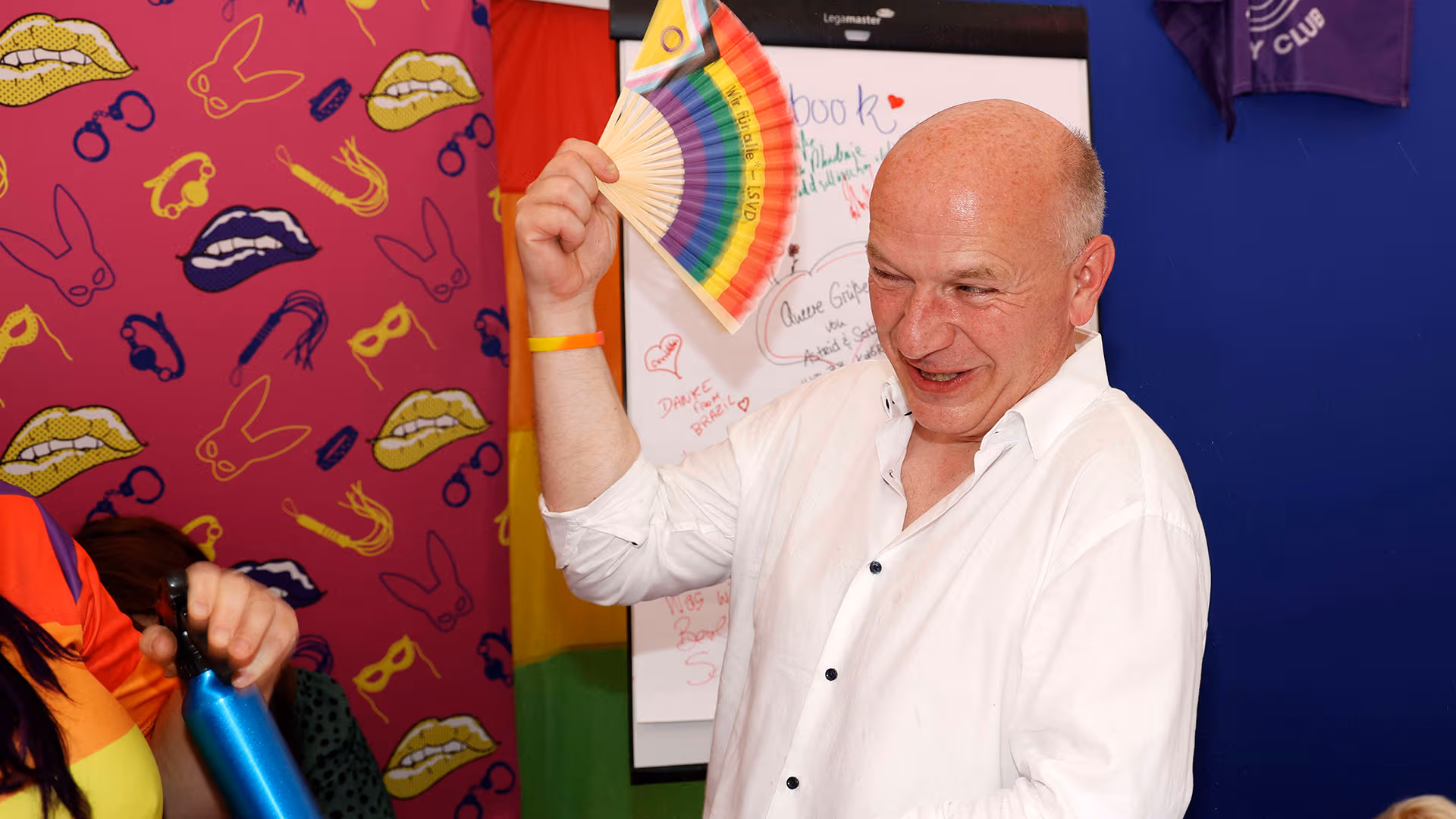 Schöner Wohnen für Lesben: Wie Berlins Bürgermeister Wegner sich mit Regenbogen-Projekten blamiert