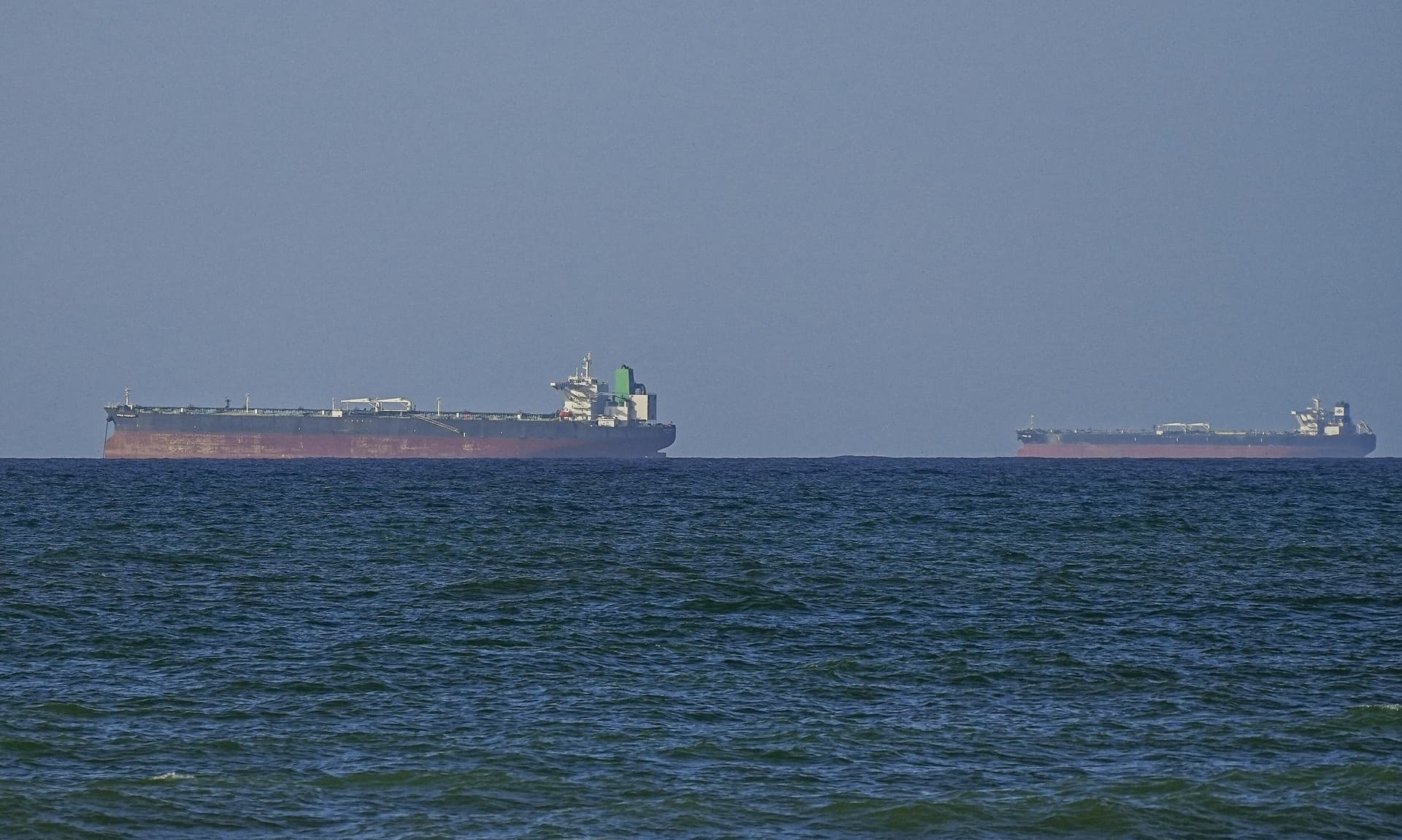 Zwei indische Tanker in der Straße von Hormus beschossen