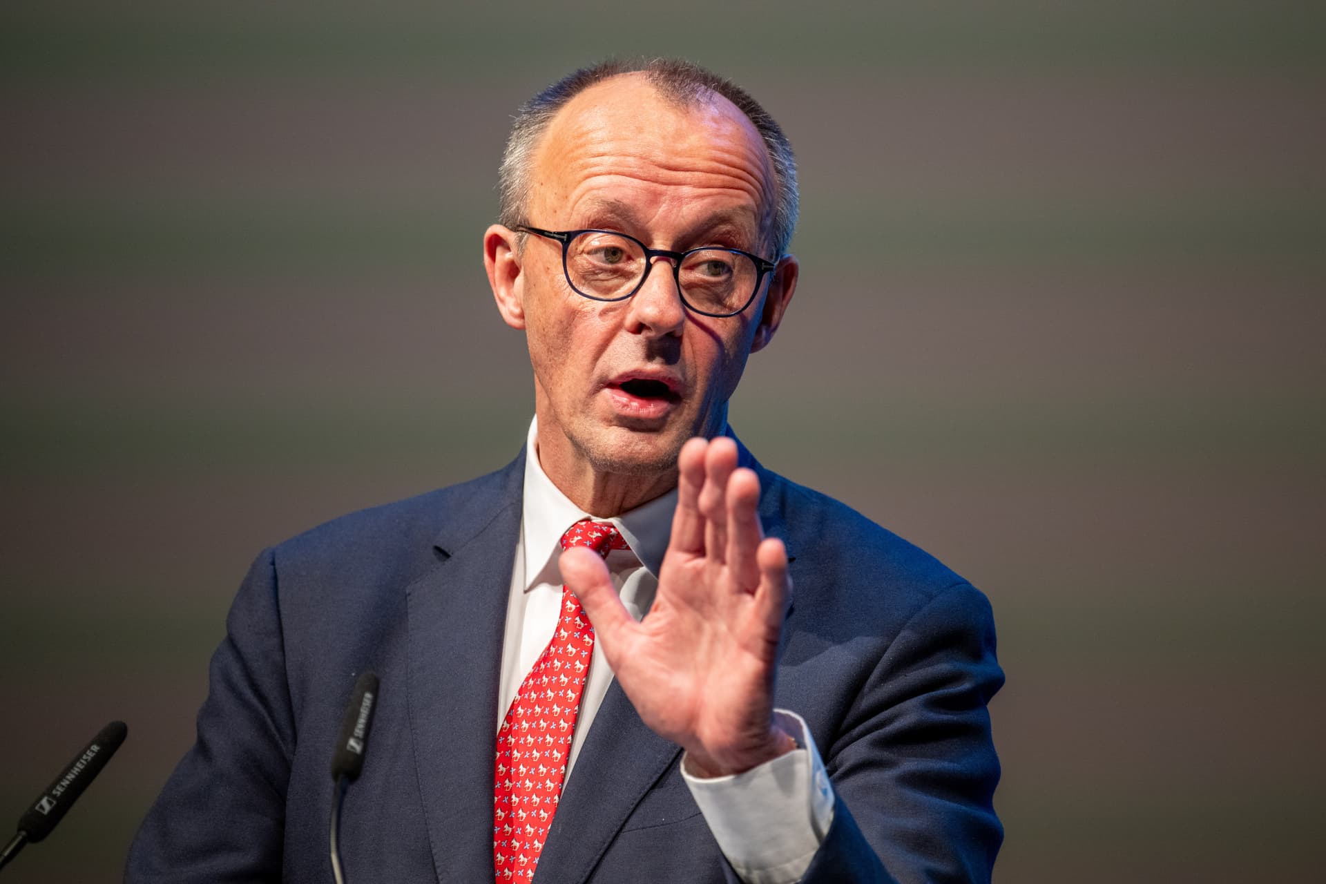 Merz tut plötzlich anti-grün: „Die Energiewende, wenn wir sie jetzt nicht korrigieren, bringt uns um“
