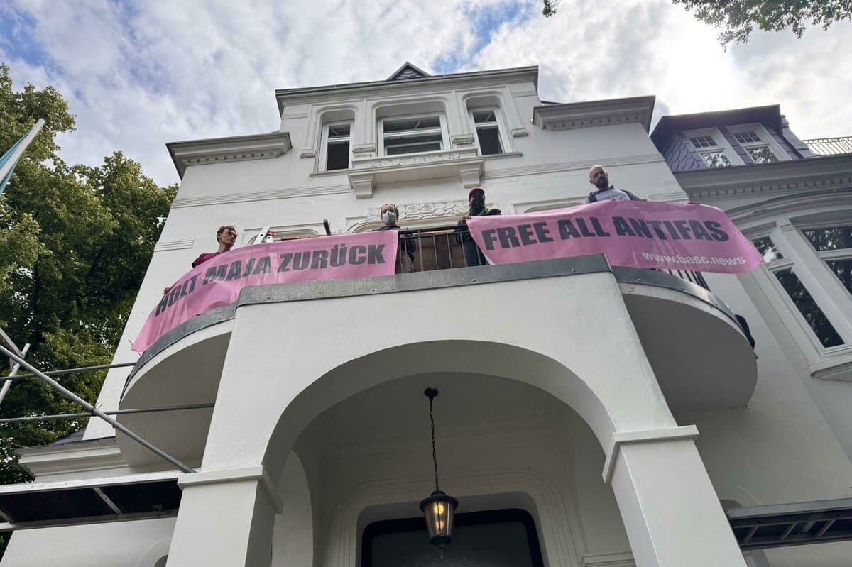 Linksextreme besetzen CDU-Zentrale in Hamburg