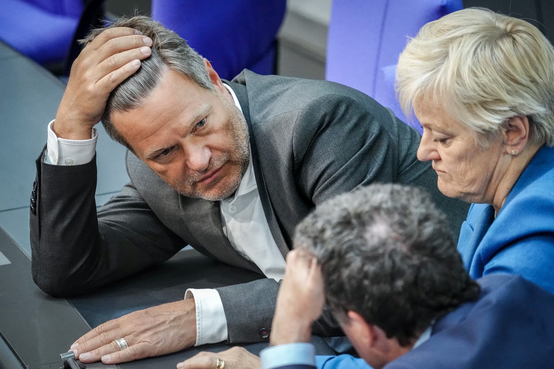 Vor einem Monat sagte Habeck noch, es werde keine Rezession geben