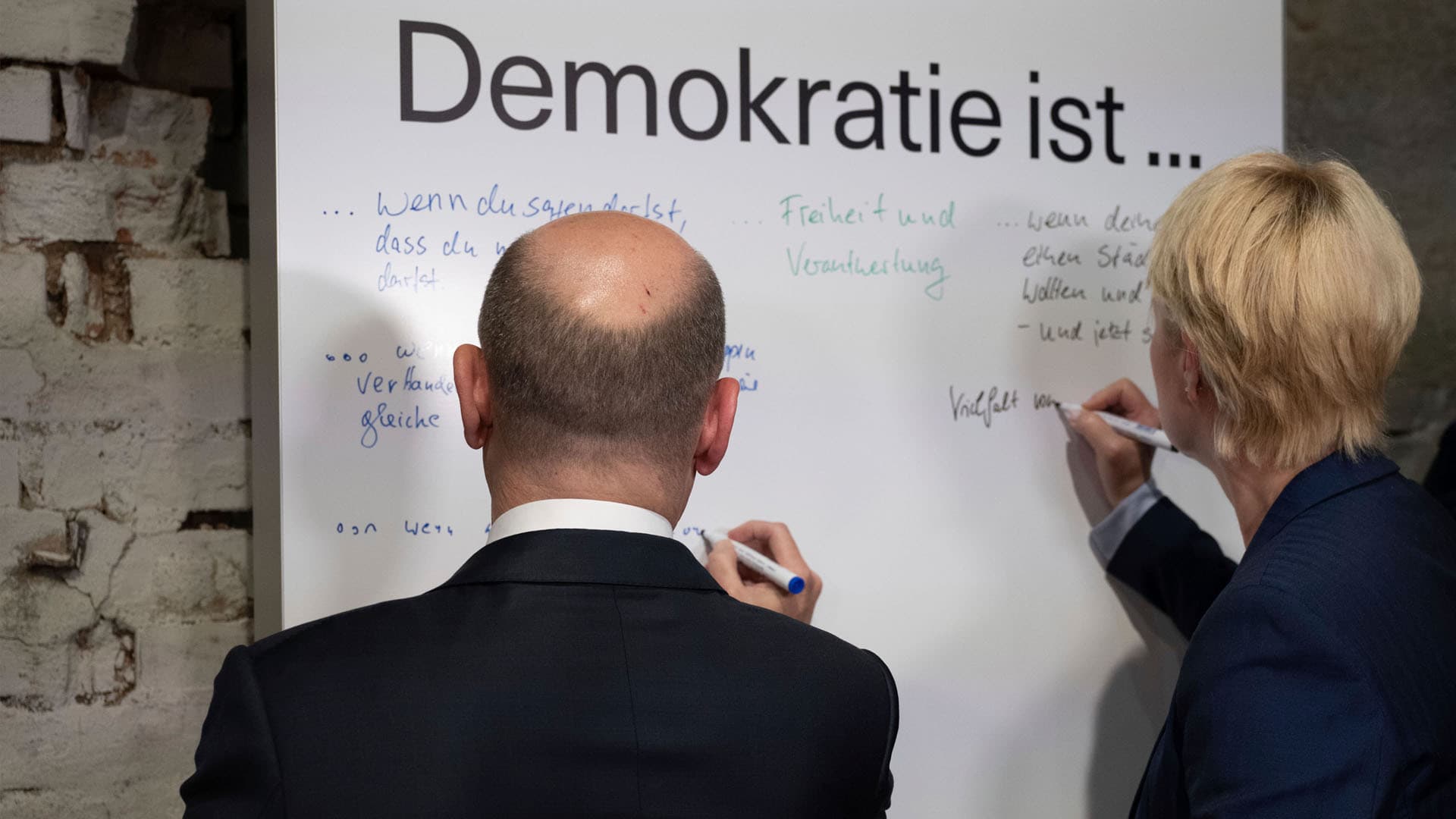 Scholzokrates: Sie ahnen nicht, wie tiefgründig der Kanzler sich hier verewigt hat …