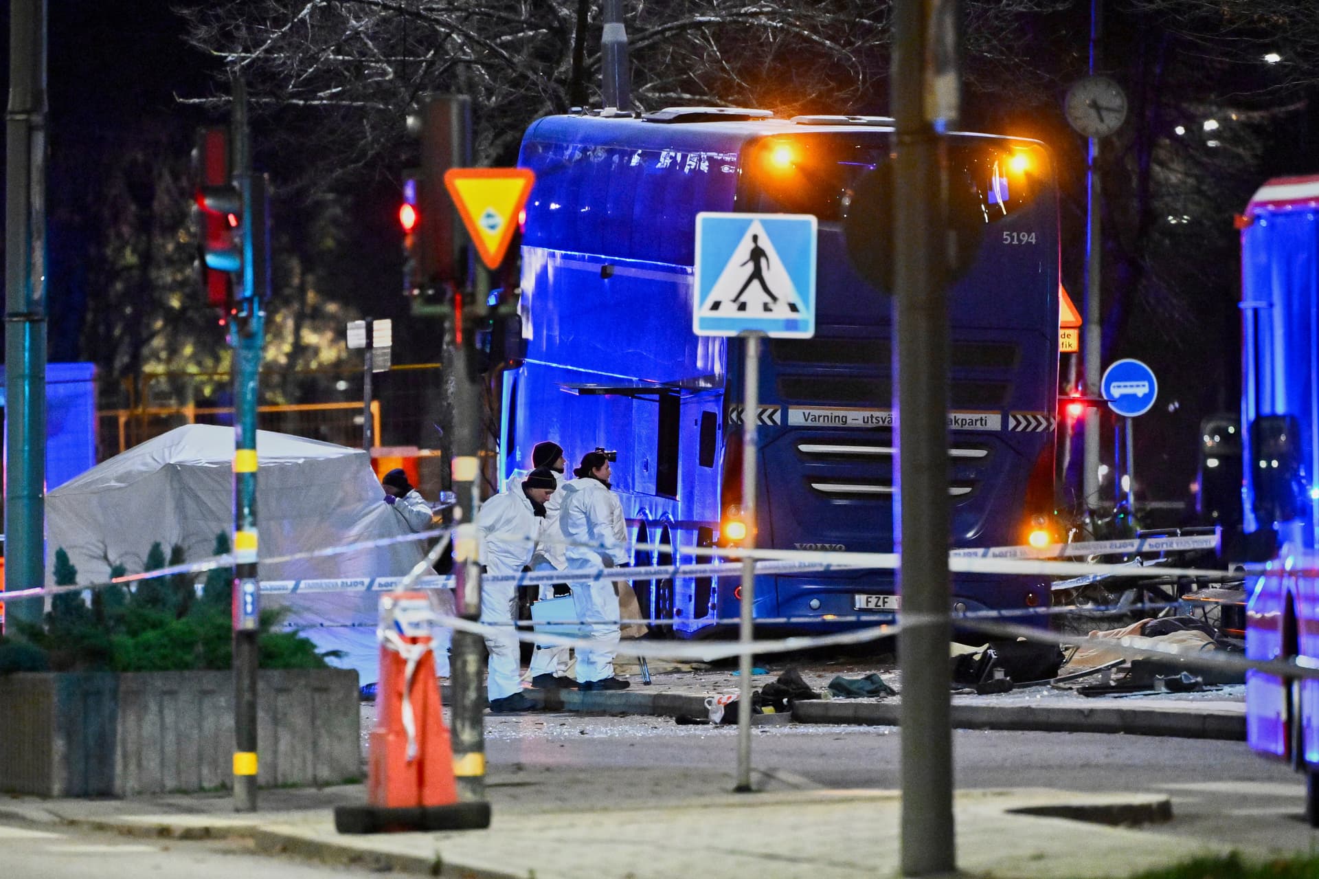 Tote und Verletzte bei schwerem Busunfall in Stockholm