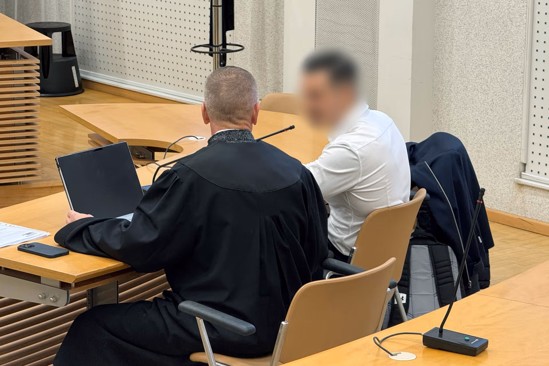 Freispruch nach zweifelhaftem Einsatz gegen Rauschgiftkriminalität: Polizist jubelte Drogendealer Marihuana unter