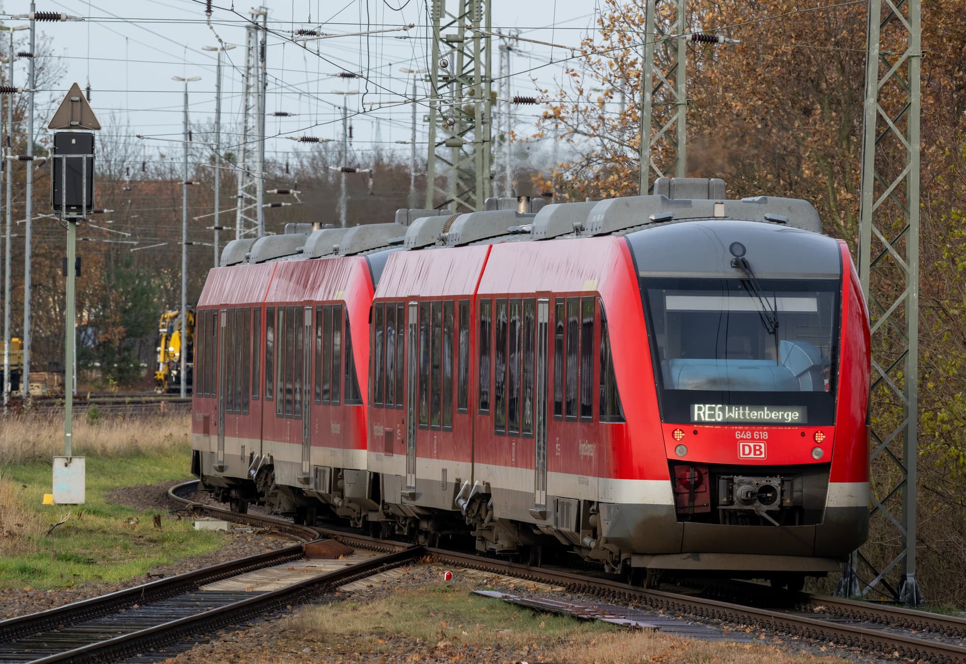 Ticketkontrolle im Saarland eskaliert: Schaffner lebensgefährlich verletzt!