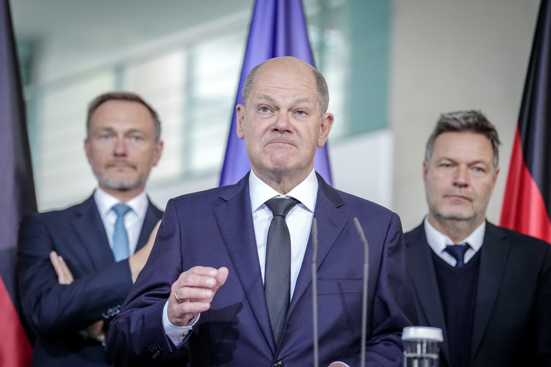 Hammer-Umfrage! Mehrheit der Deutschen will Neuwahlen
