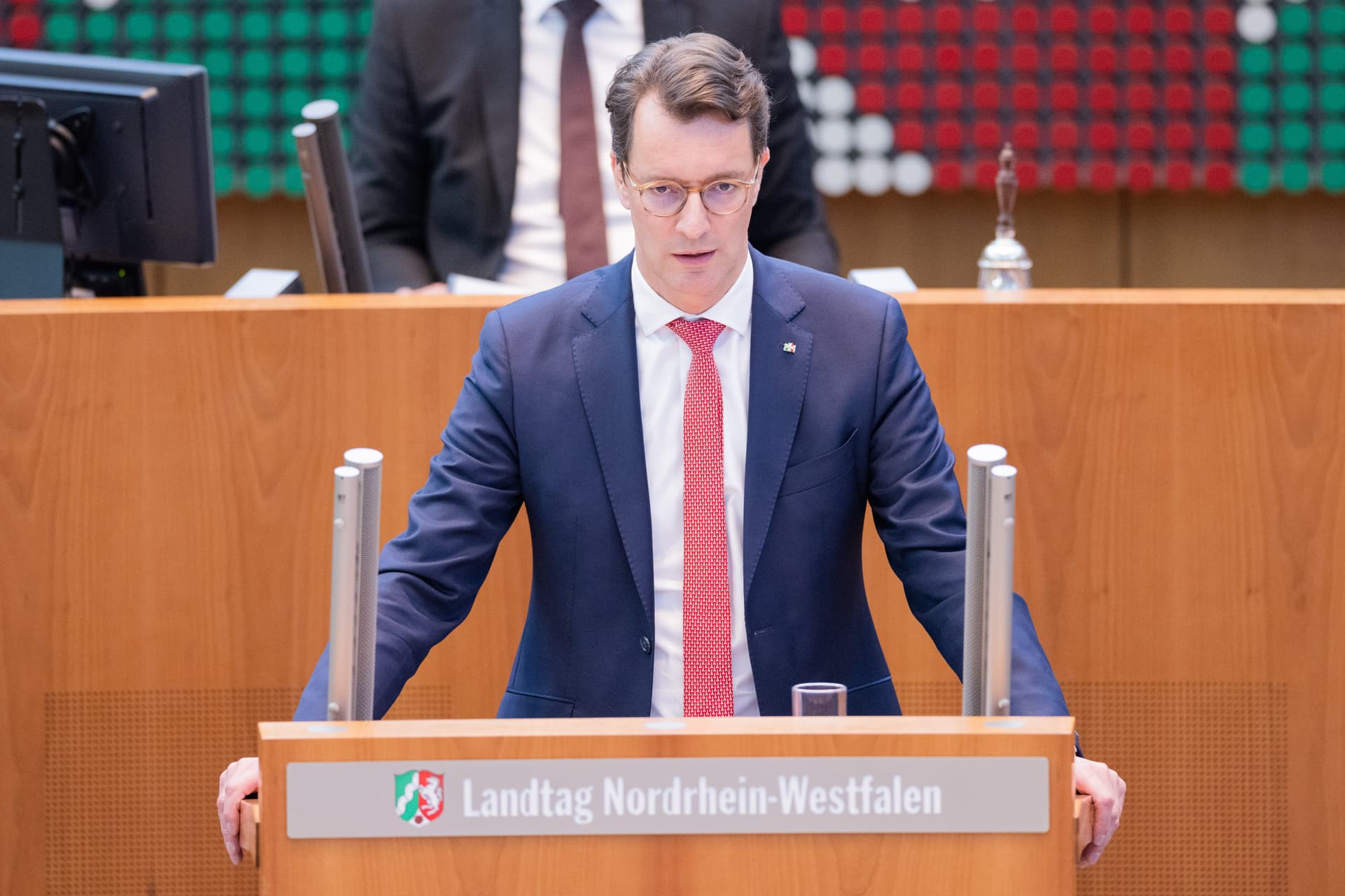 Vor Flüchtlingsgipfel: Wüst attackiert Ampel, SPD-Landeschefs bleiben skeptisch