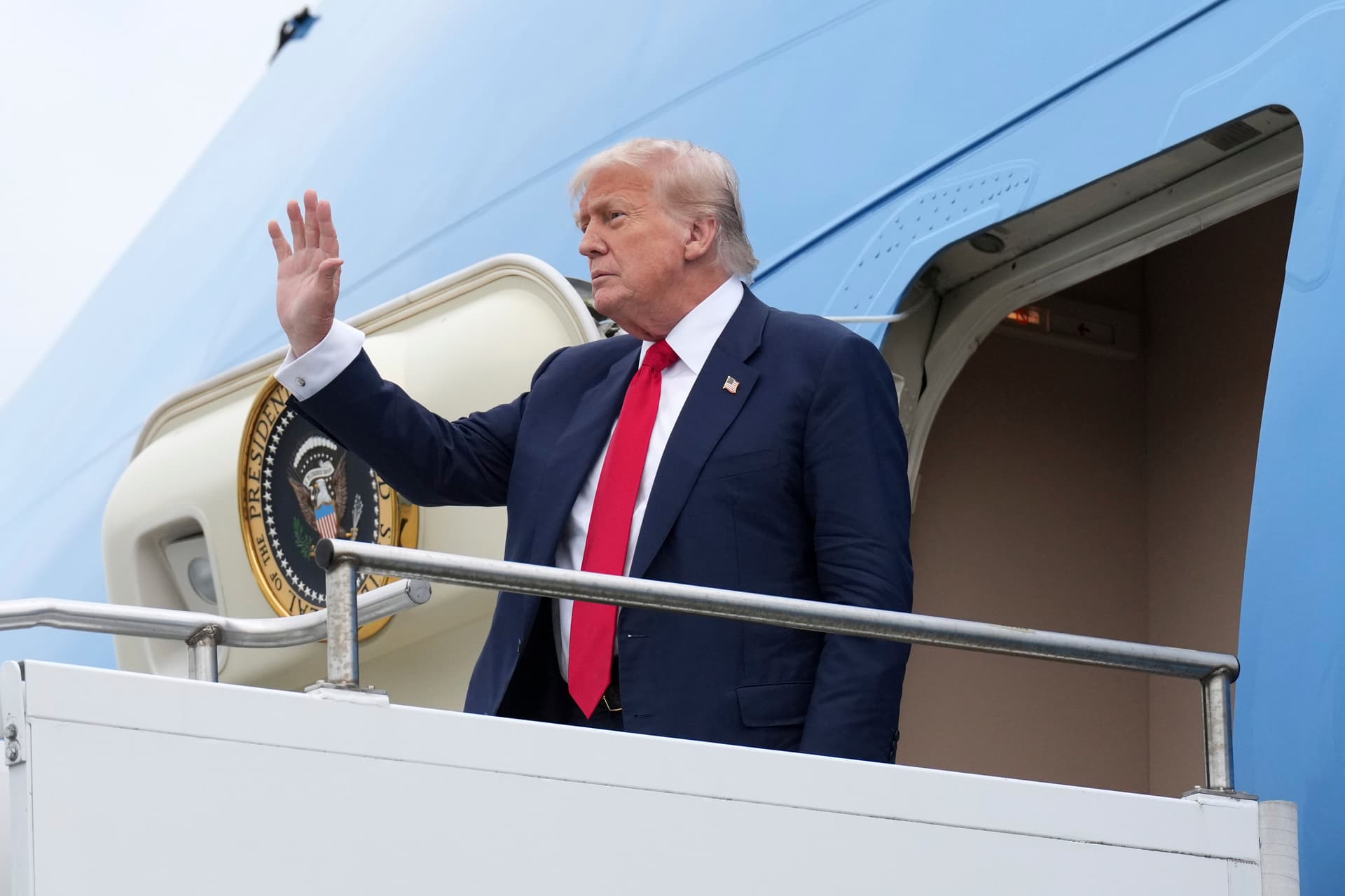 „Schreckliche Invasion“: Trump warnt Europa vor Migranten und Windrädern