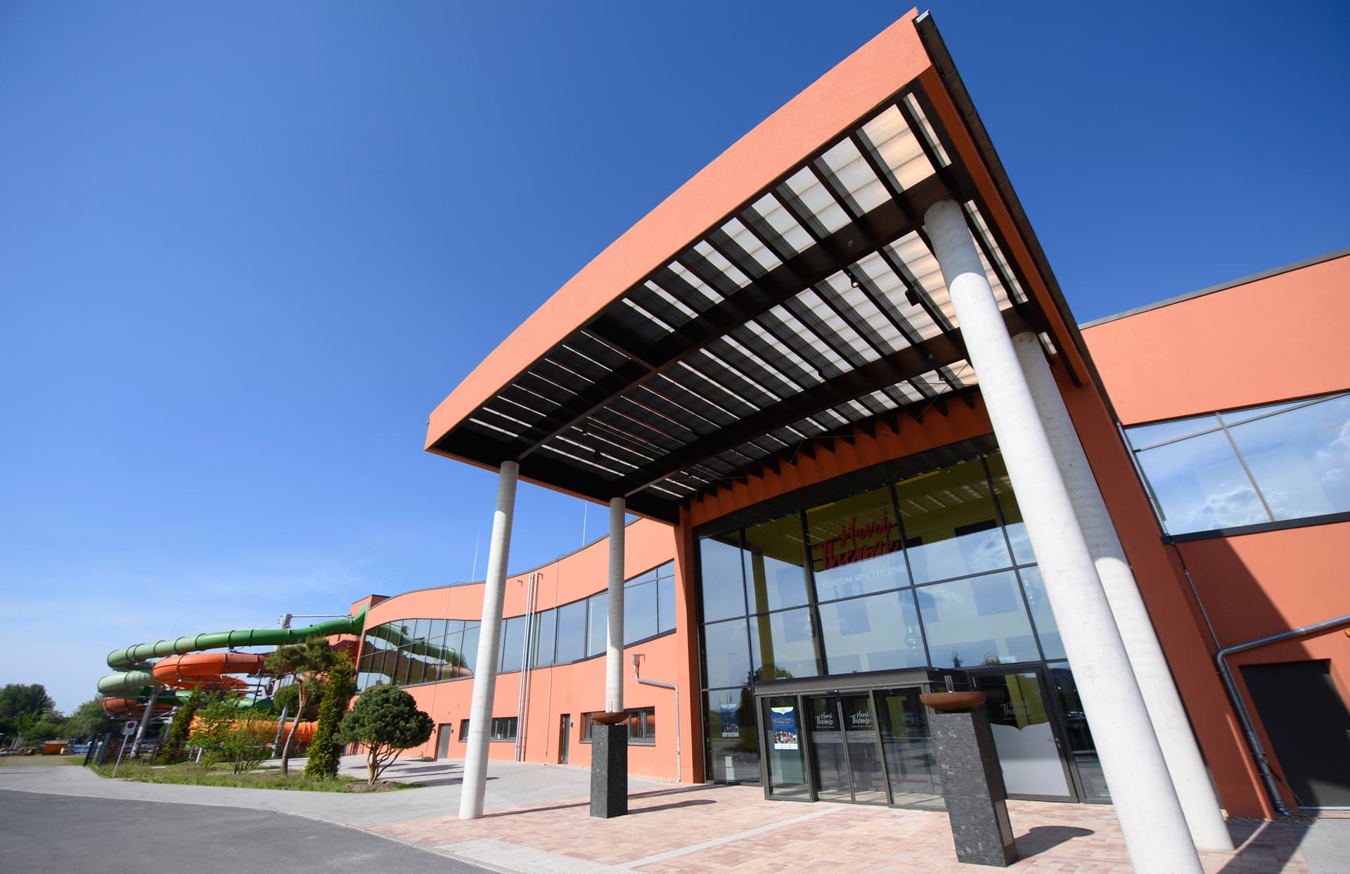 Messer, Männer und Manieren: Diese drei Fälle belegen, warum die Havel-Therme keine Männergruppen mehr will