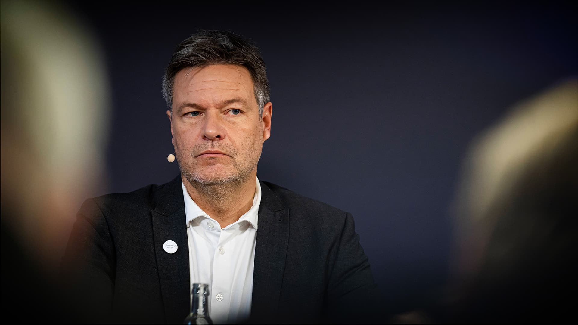 Habeck, du Heuchler: Ihr verfrühstückt, was wir geschaffen haben!