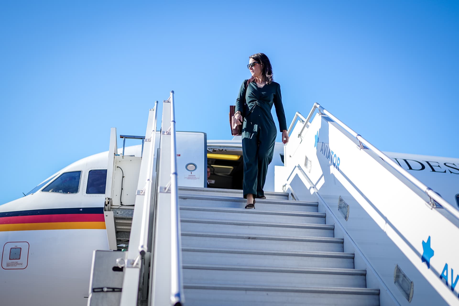 Alles andere als linientreu: Außenministerin Annalena Baerbock bricht ihr Flugversprechen