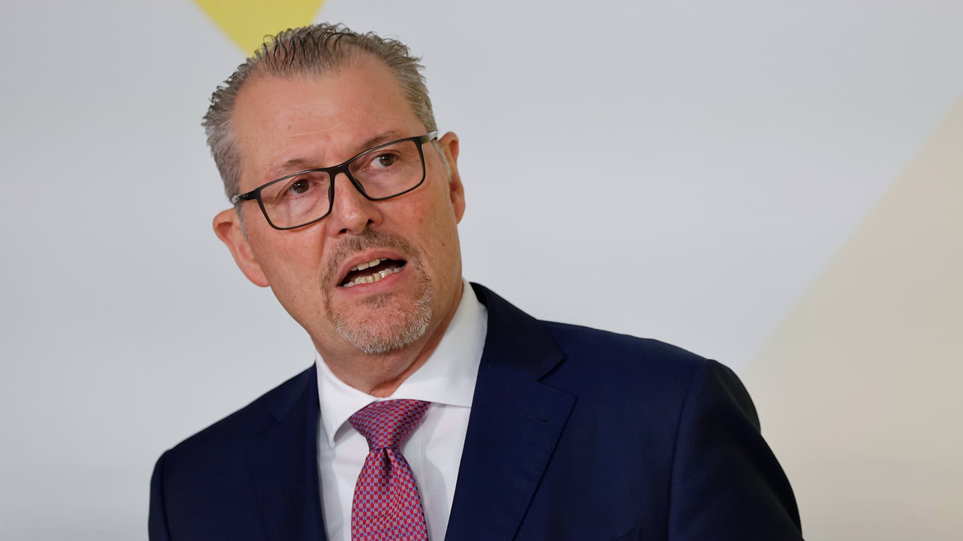 Arbeitgeberpräsident Dulger: „Größte Schwachstelle ist der teure, ineffiziente Sozialstaat“
