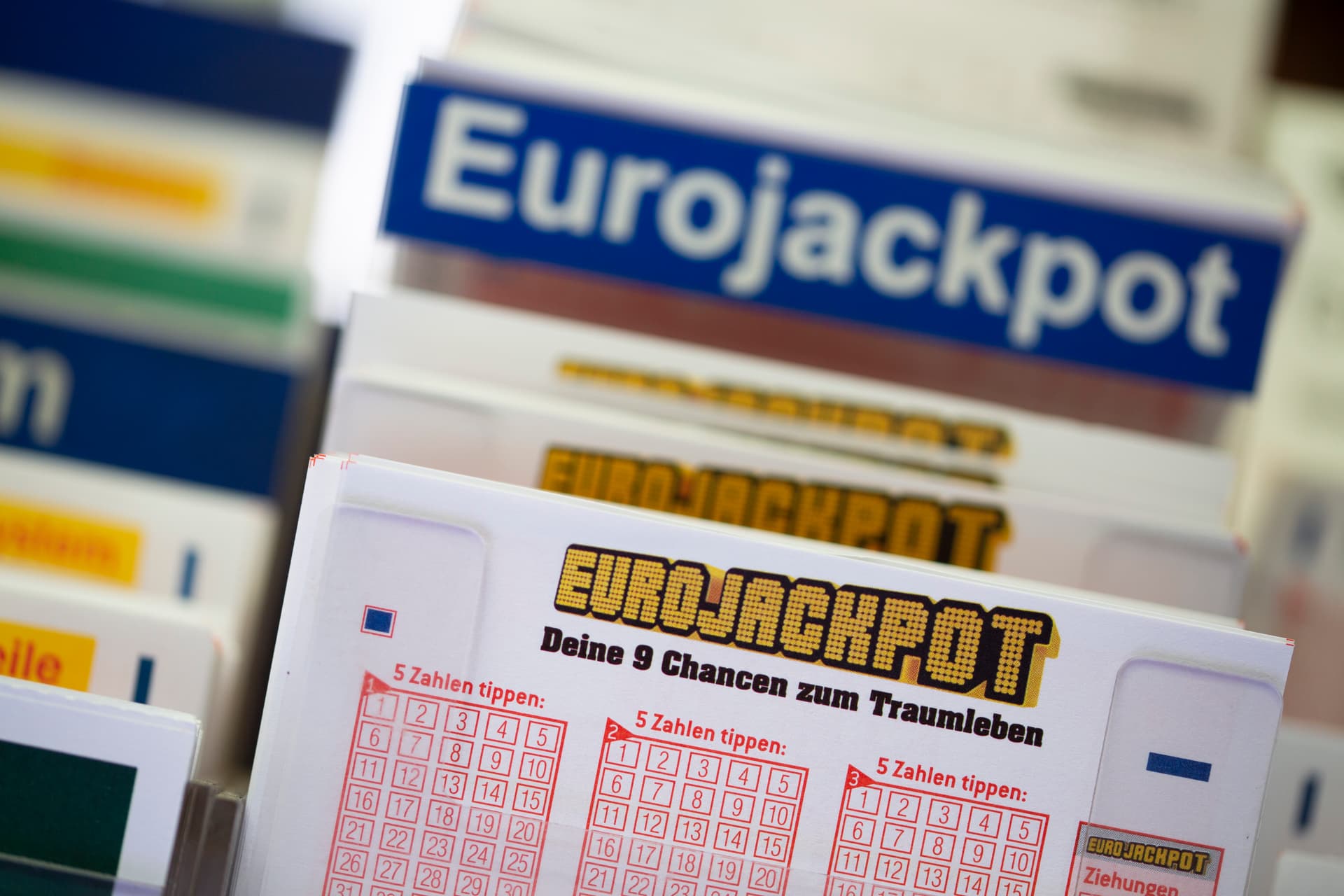 Erst Job weg, dann Lotto-Gewinn: 109-Millionen-Euro-Wunder macht Frau über Nacht reich