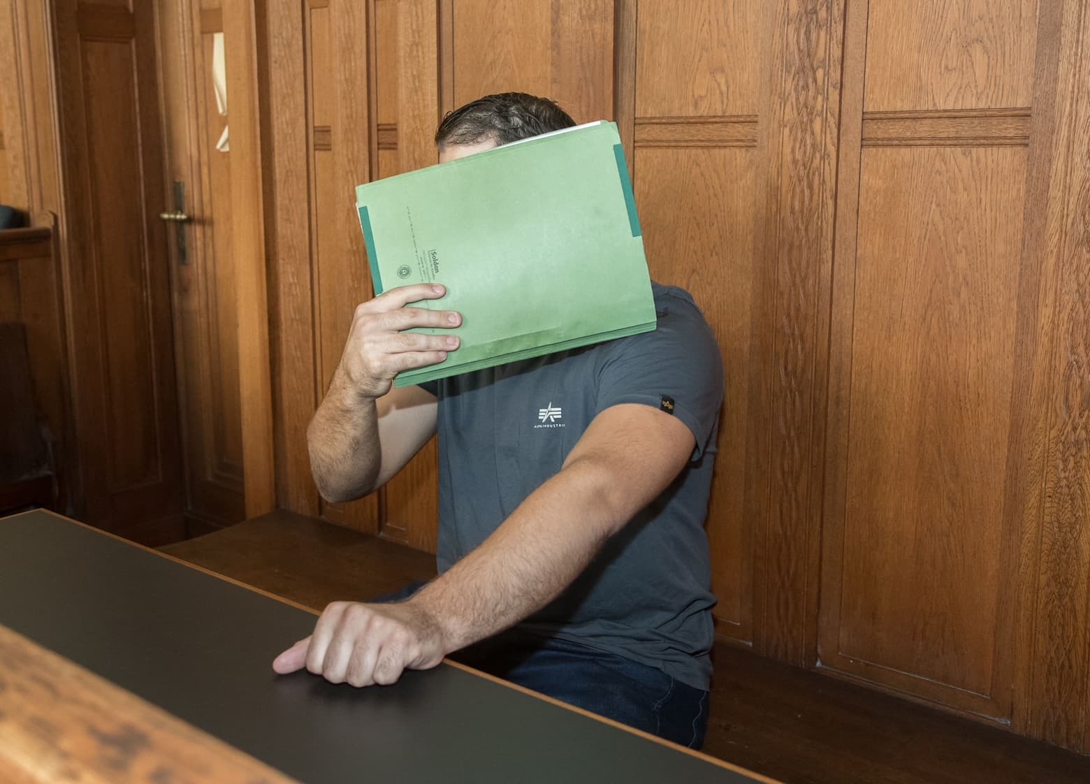 Sie kamen bei Nacht mit schwerem Gerät: Remmo-Clan will Drogen-Dealer aus Knast befreien!