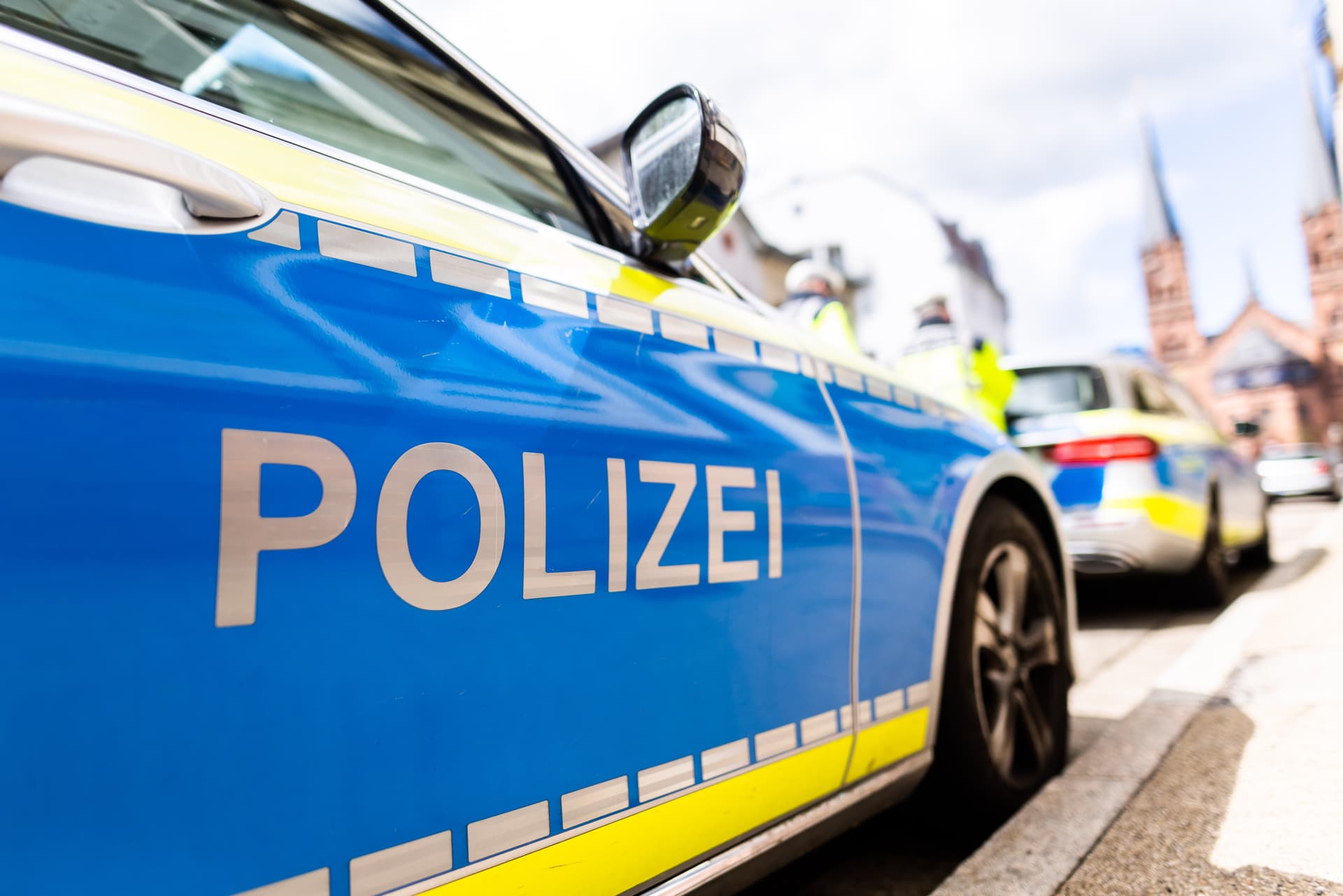 Frau an Tankstelle mit Benzin übergossen: Afghane stellt sich der Polizei