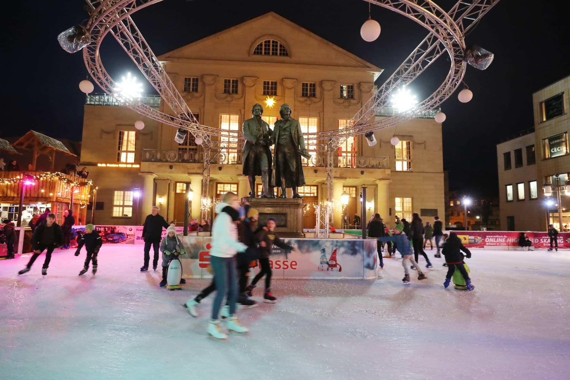 Gefährliche Szenen in Weimar! Aggressiver Marokkaner bedroht Weihnachtsmarkt-Besucher mit Messer