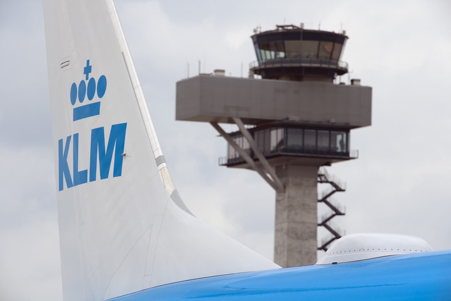 KLM in Sorge: Niederlande reduzieren Flüge auf Flughafen Schiphol