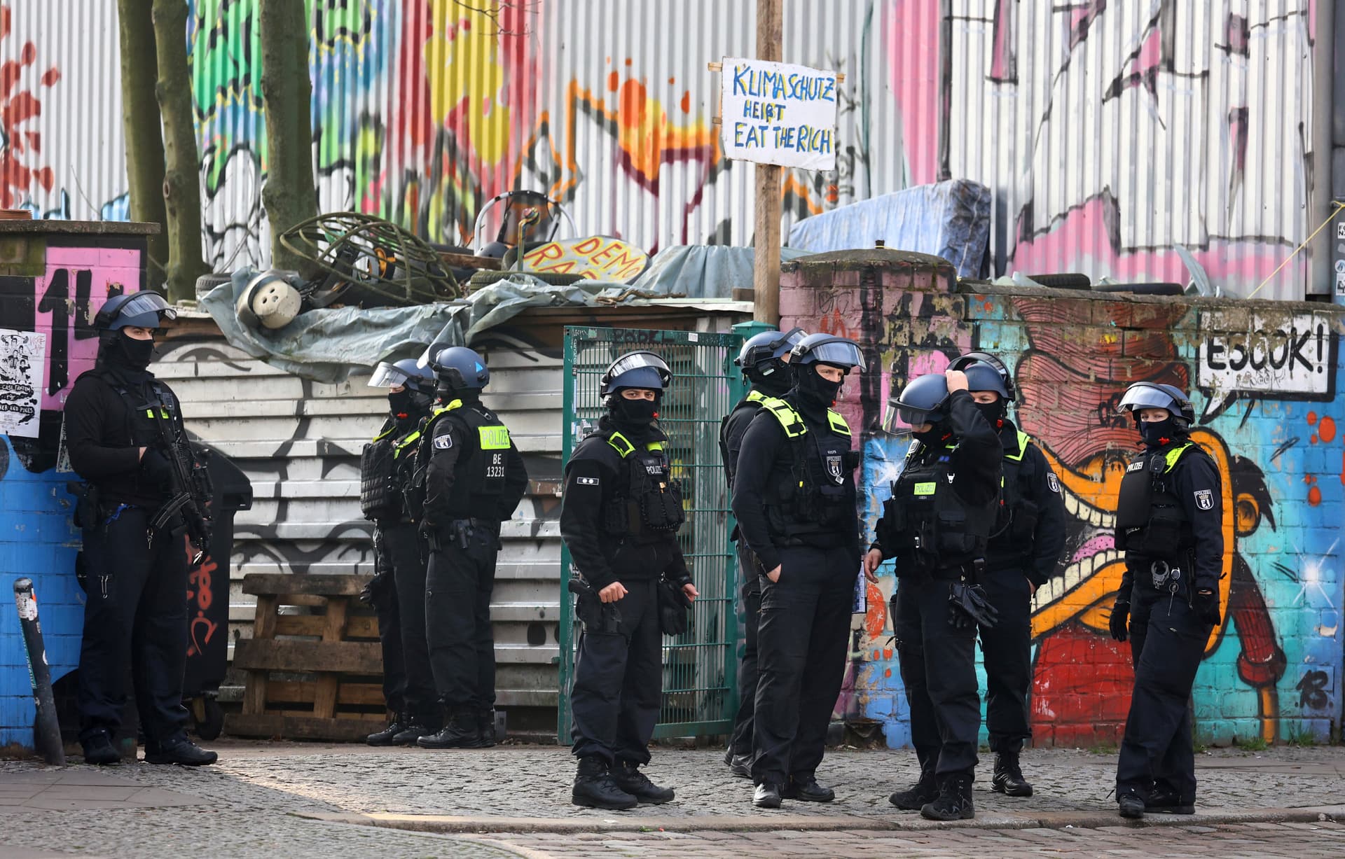 Nach RAF-Festnahme: SEK-Einsatz in Berlin Friedrichshain