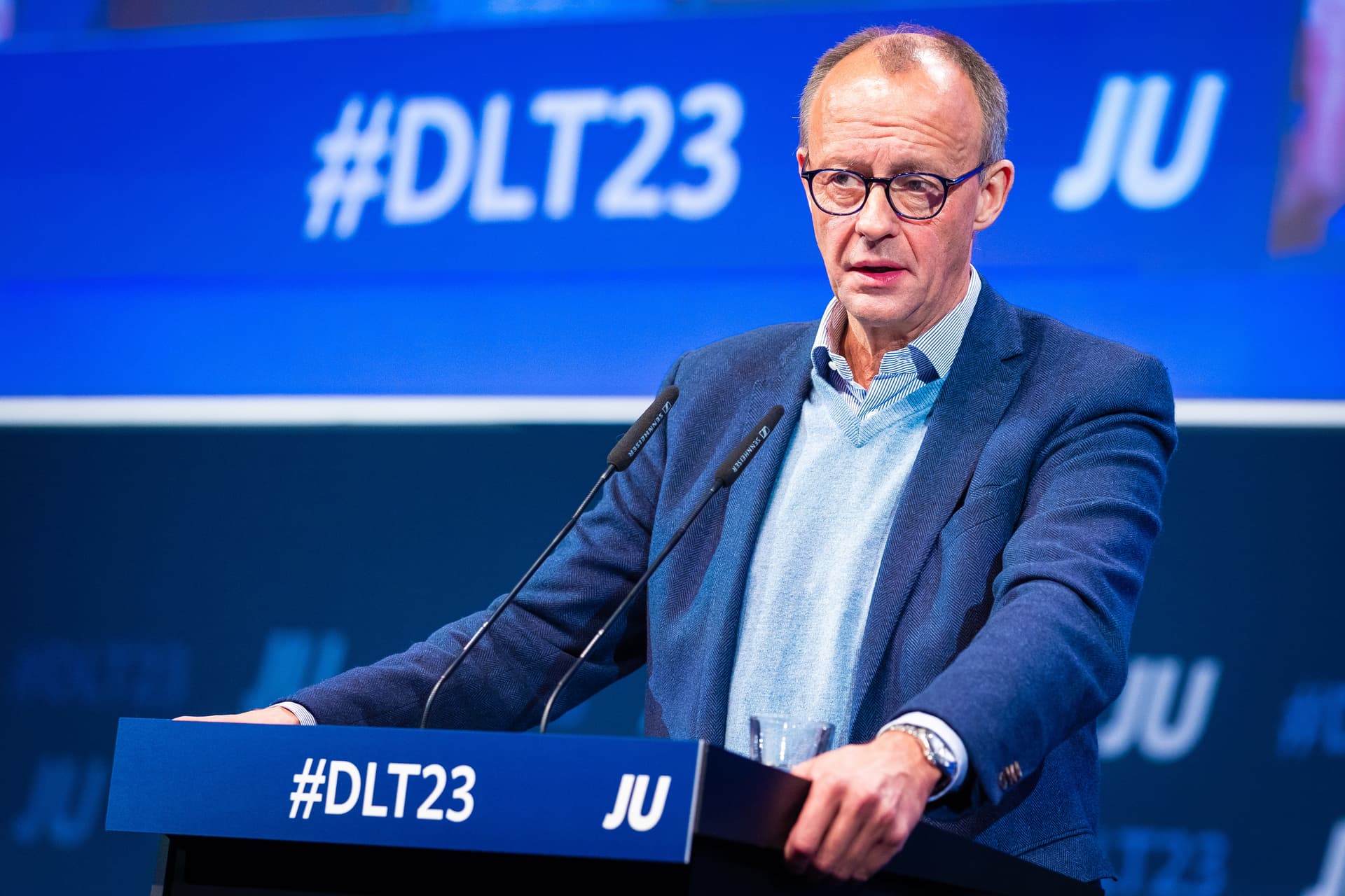 Deutschlandtag der Jungen Union: Merz kämpft mit den Tränen