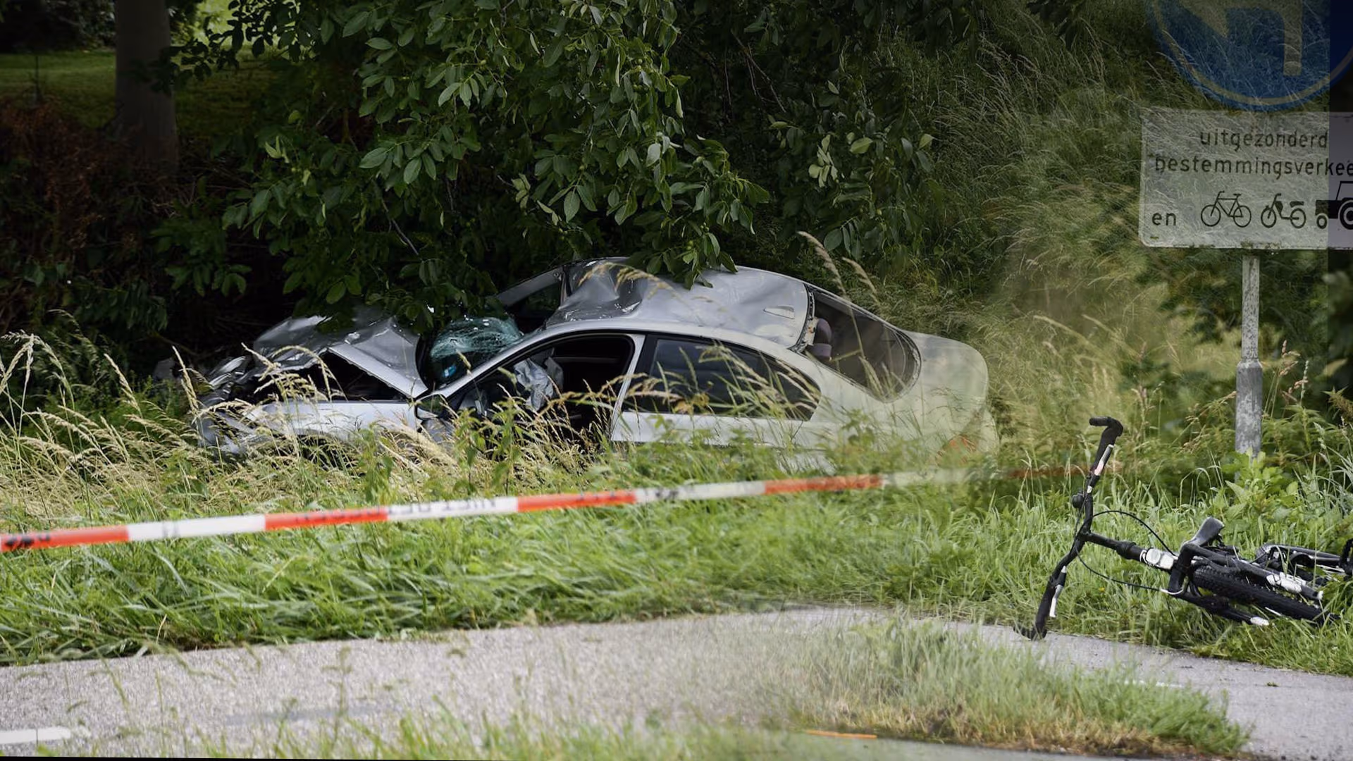 Autofahrer rast in Schülergruppe! Drei Tote, darunter zwei Kinder