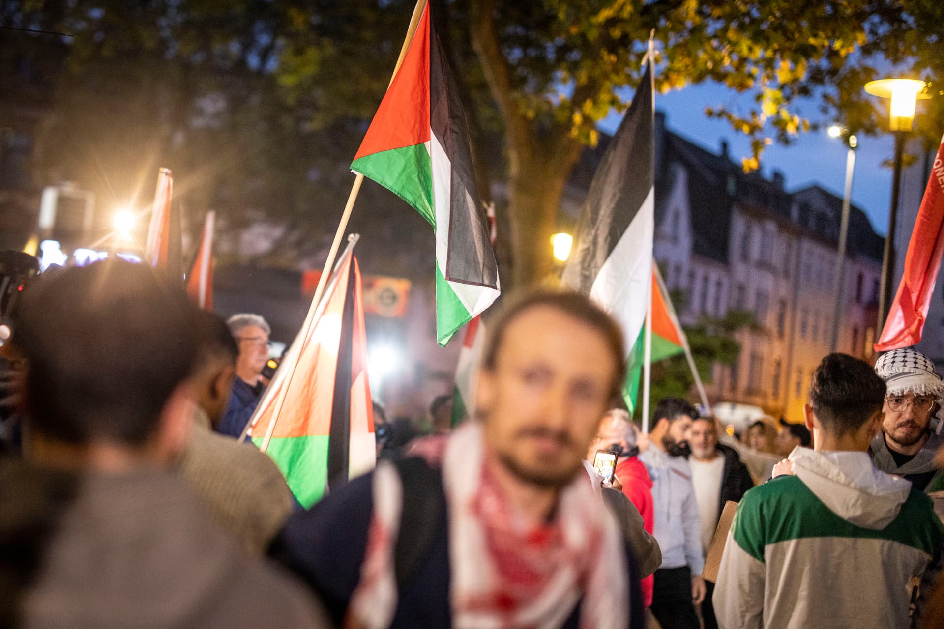 Pro-Hamas-Demo in Duisburg: Zusammenstöße mit der Polizei