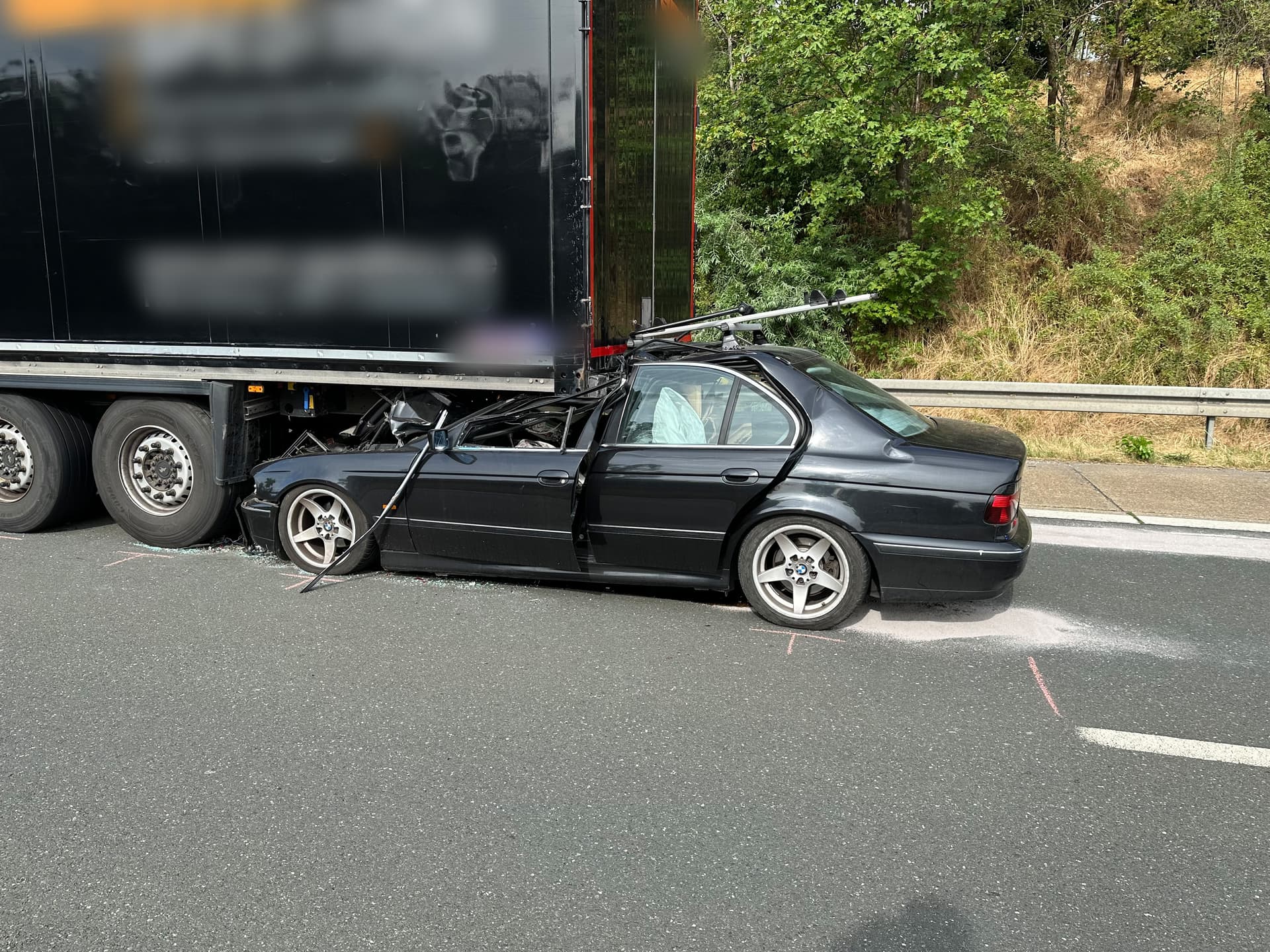 „Letzte Generation“ stört bundesweit Verkehr – schwerer Unfall nach Stau durch Klima-Chaoten