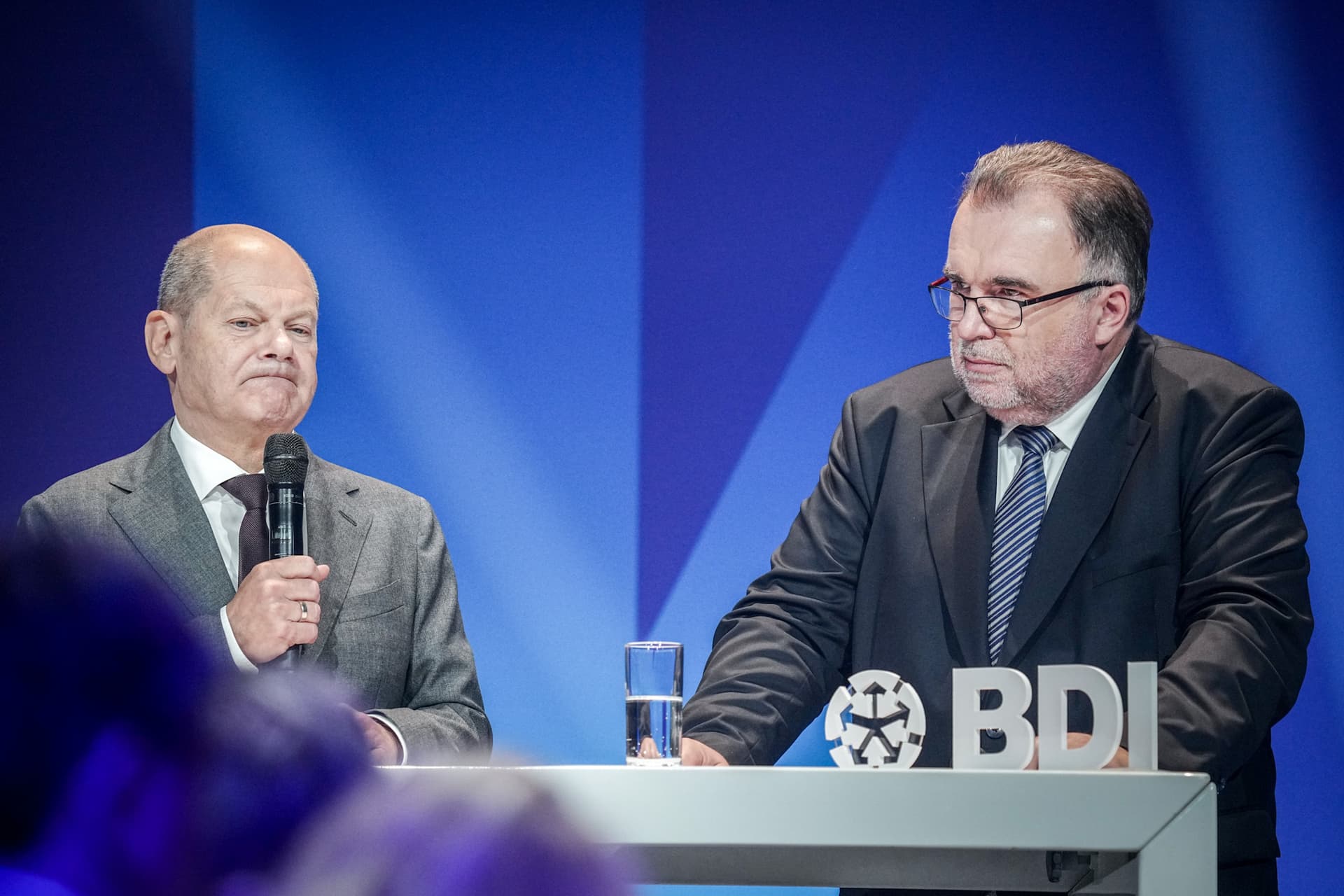 Kalendersprüche statt konkreter Antworten: Industrie-Boss ist sauer auf Bundeskanzler Scholz