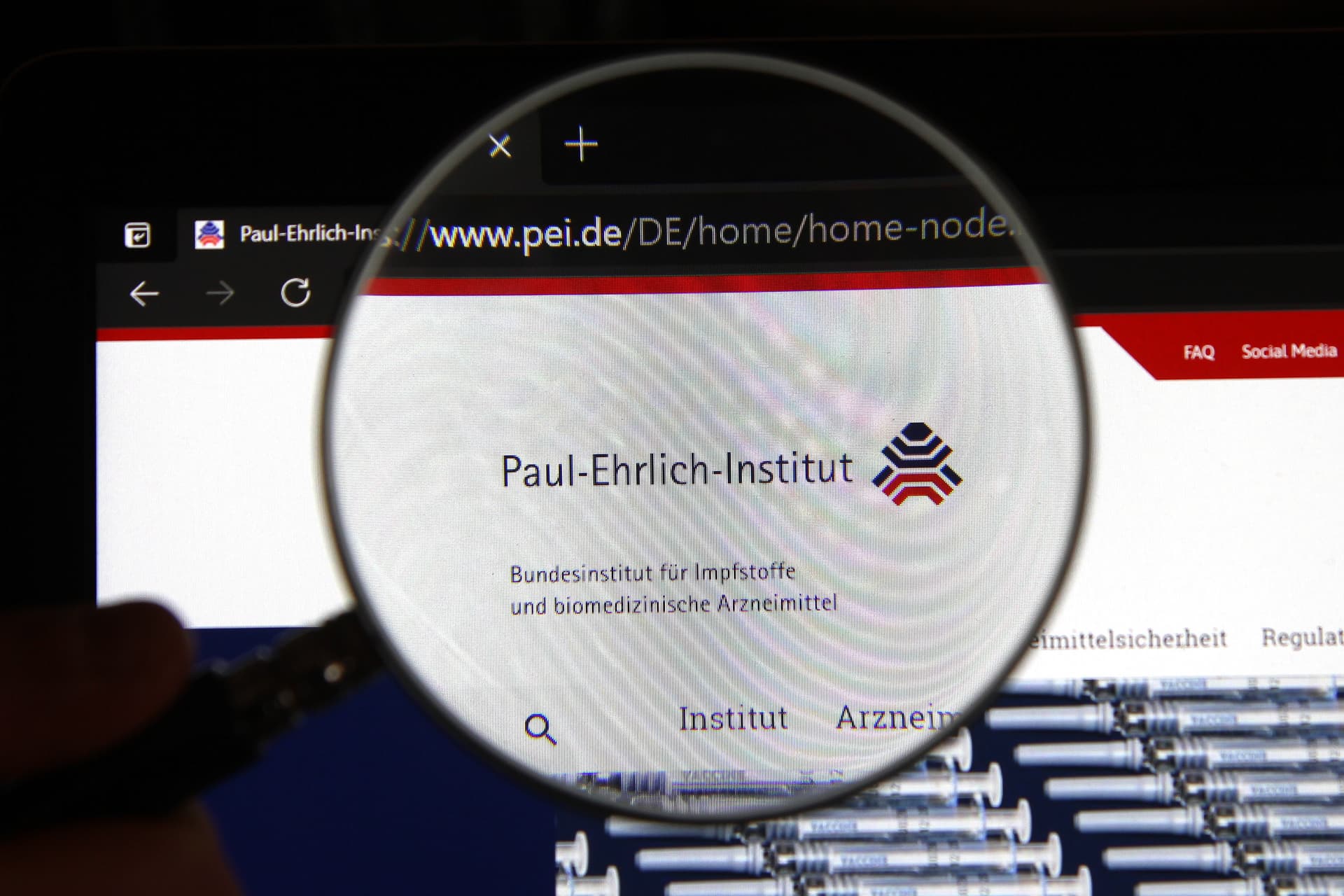 Überwachung der Impfnebenwirkungen: Der rechtswidrige Blindflug des Paul-Ehrlich-Instituts