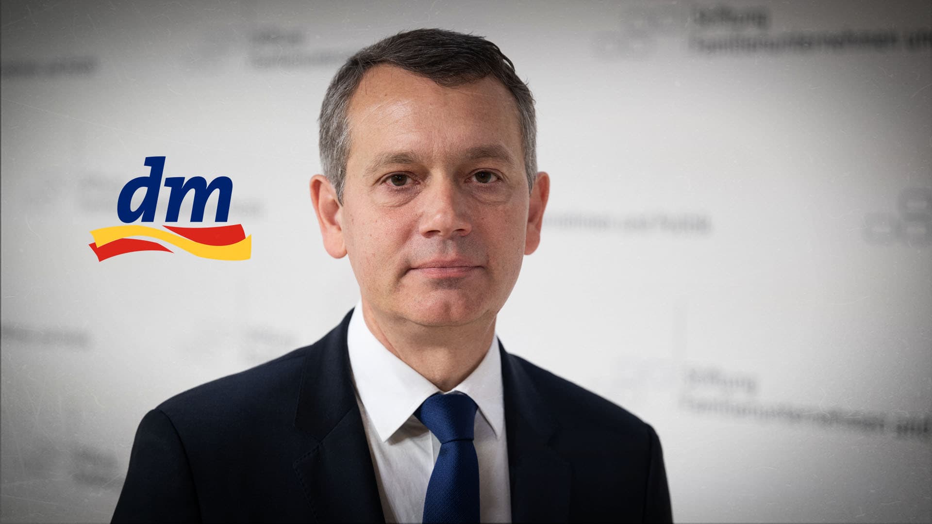 dm-Chef Christoph Werner: „dm lehnt eine polarisierende Brandmauer-Debatte ebenso entschieden ab wie Positionen der Partei AfD“