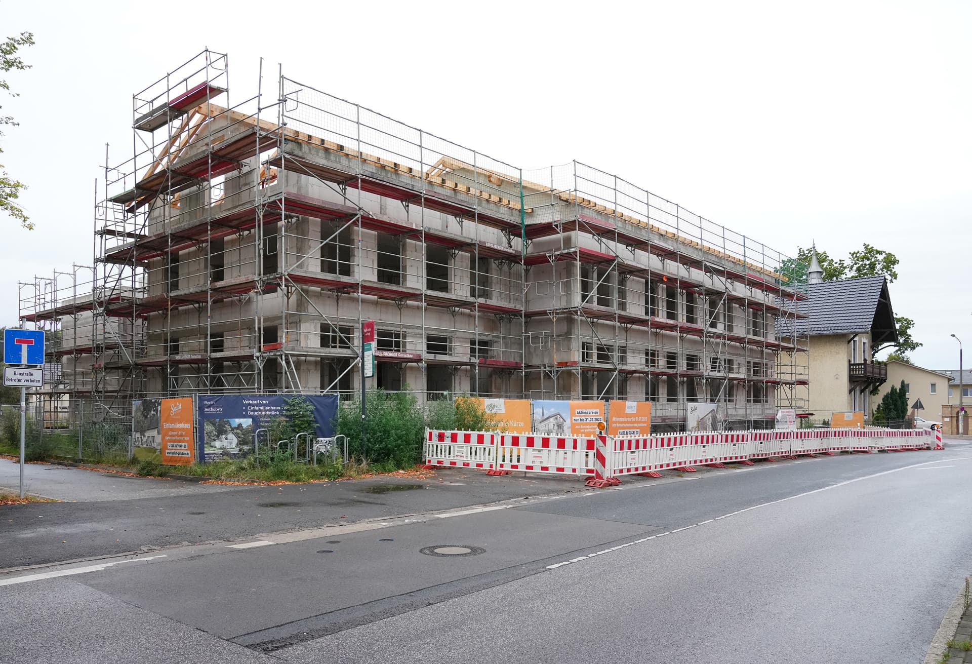Immobilienmarkt: Kaufpreise fallen, Mieten ziehen kräftig an
