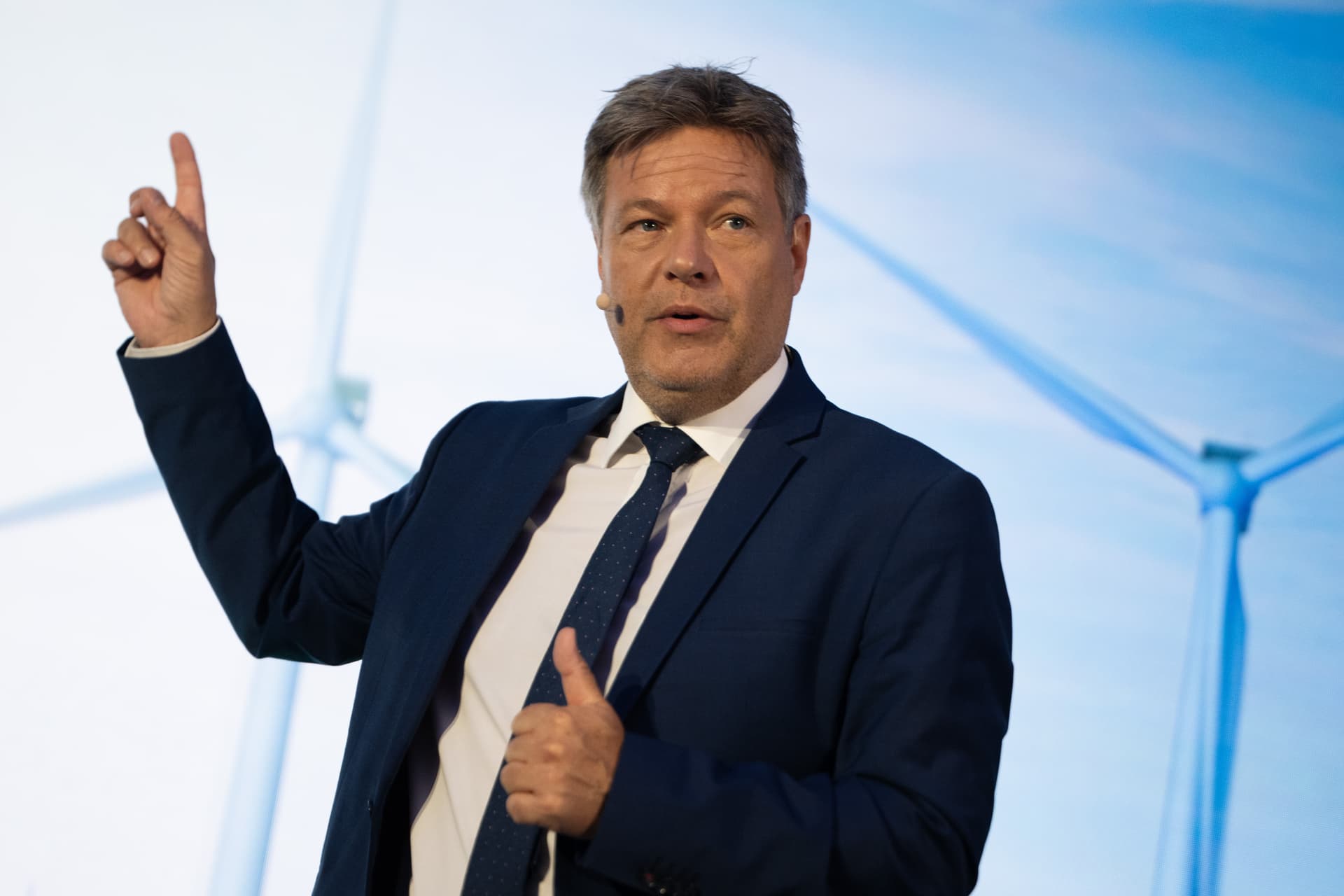 Die Energiewende wird zur Dauerbaustelle: Habeck plant neue Abgabe für Kraftwerke