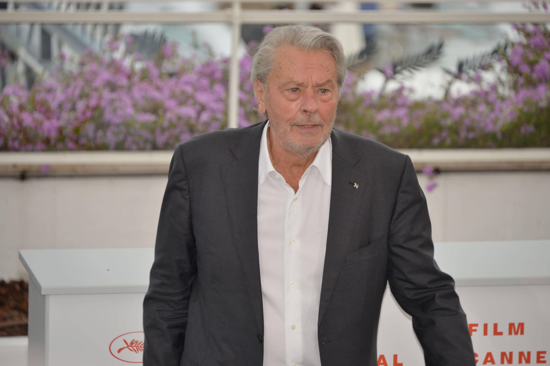 Alain Delon (87): Kinder verklagen seine Pflegerin wegen Missbrauchs