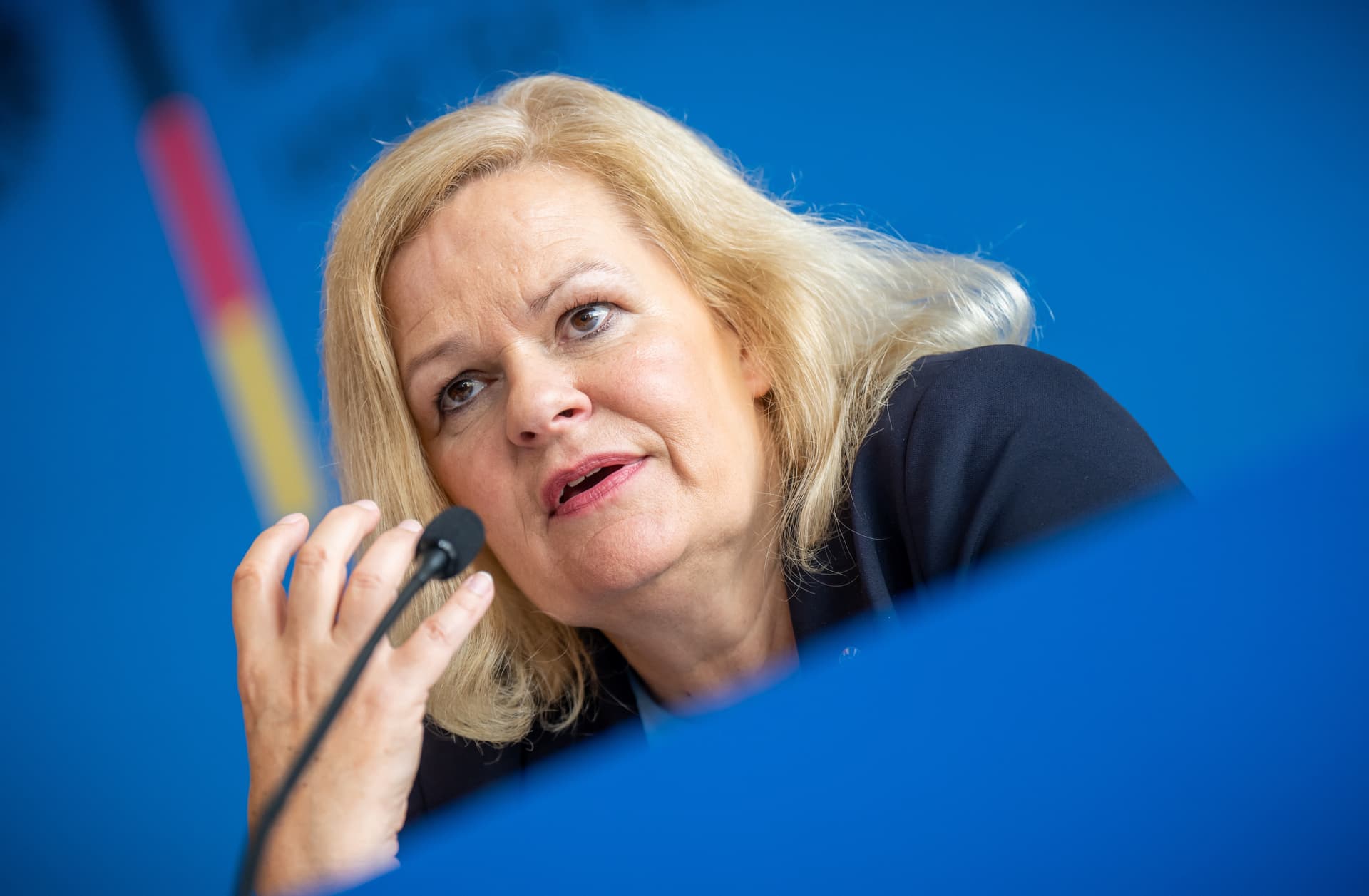 Faeser will lange Klingen verbieten: Polizei-Gewerkschaften fordern generelles Messerverbot