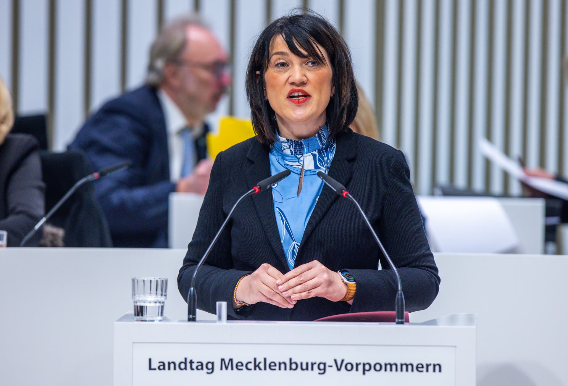Linke Justizministerin Bernhardt ließ Sohn von Unterricht freistellen, um Urlaub früher beginnen zu können