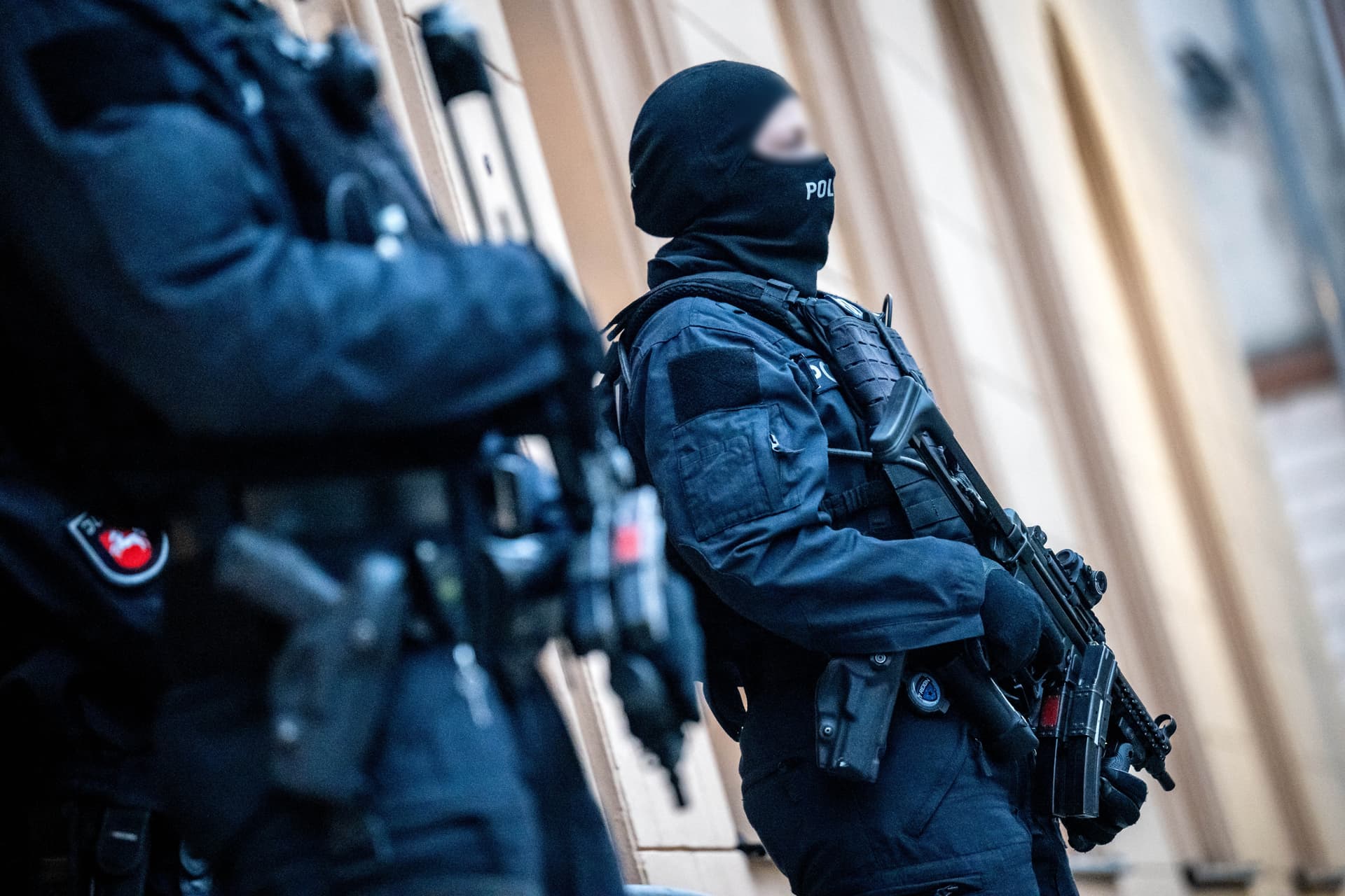 Gericht gesichert wie eine Festung: Prozess gegen RAF-Terroristin Klette beginnt