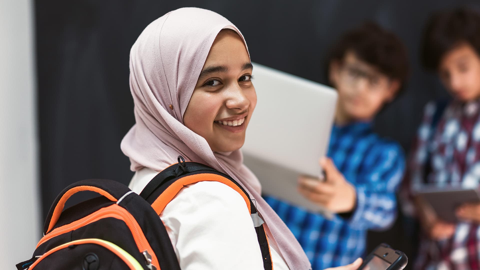 Immer mehr Berliner Mädchen kommen mit Kopftuch in die Schule