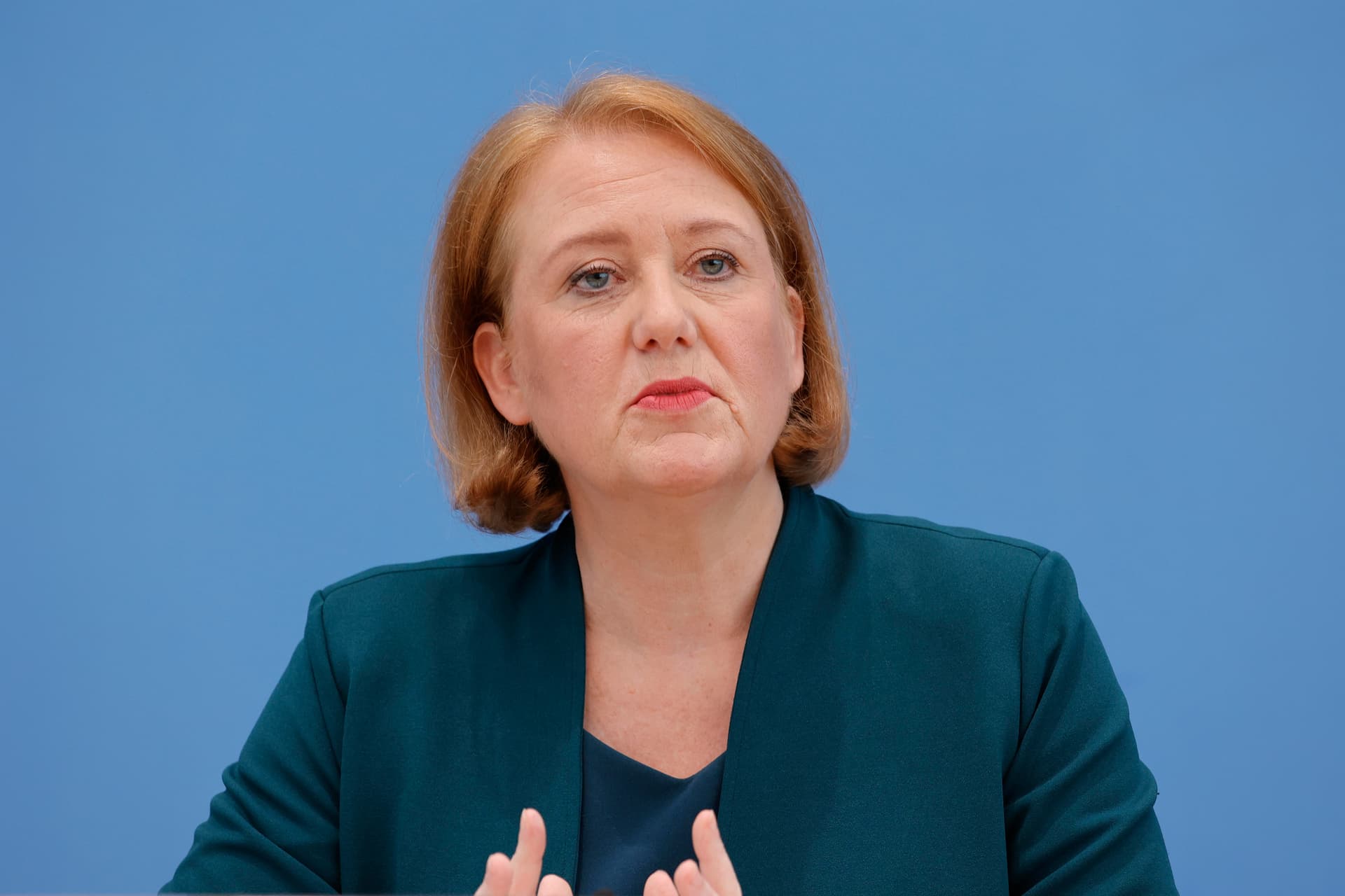 Zugunsten „vielfältiger Familienmodelle“: Paus will Steuervorteile für Ehepaare abschaffen