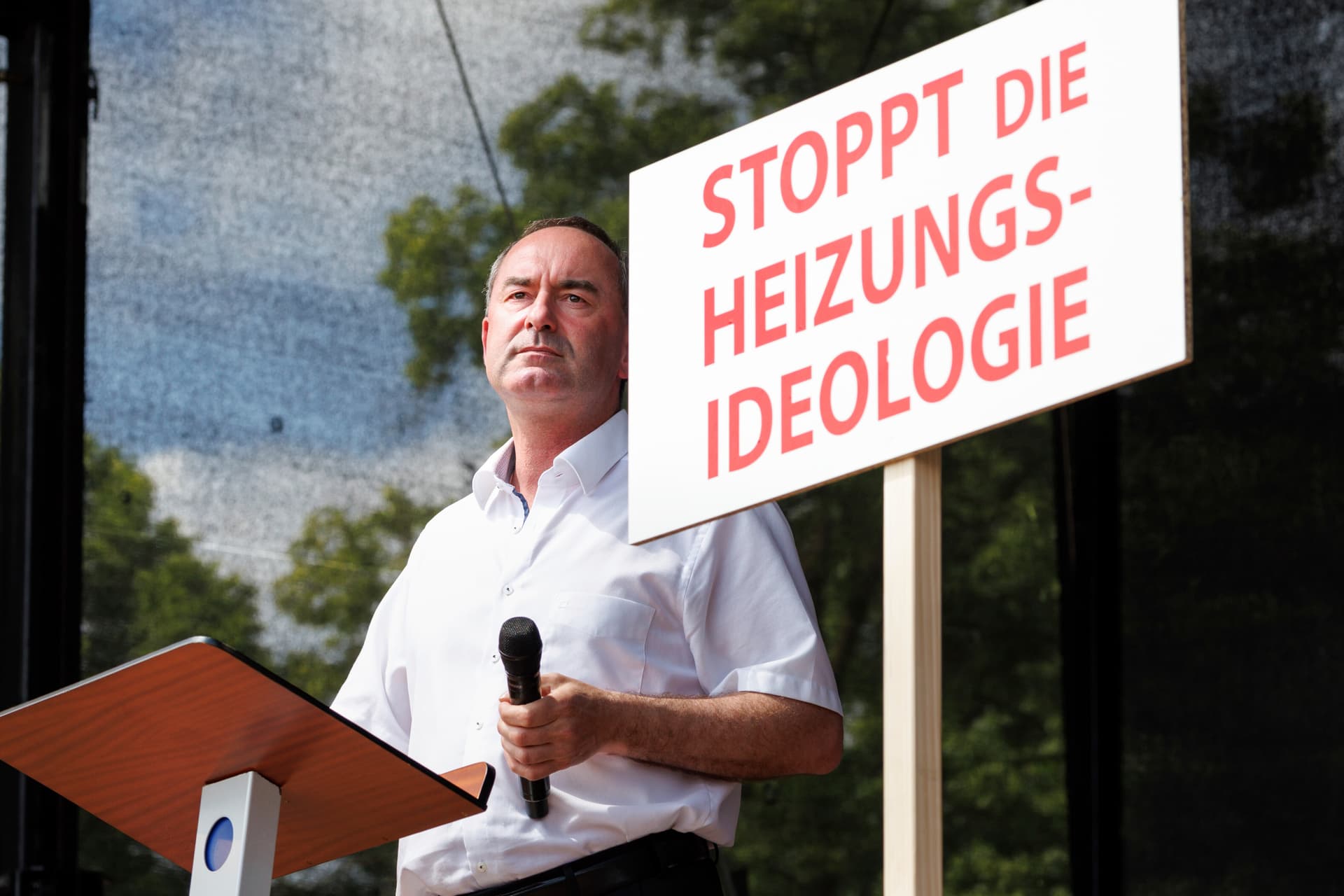 Grüne beantragen Entlassung von Hubert Aiwanger