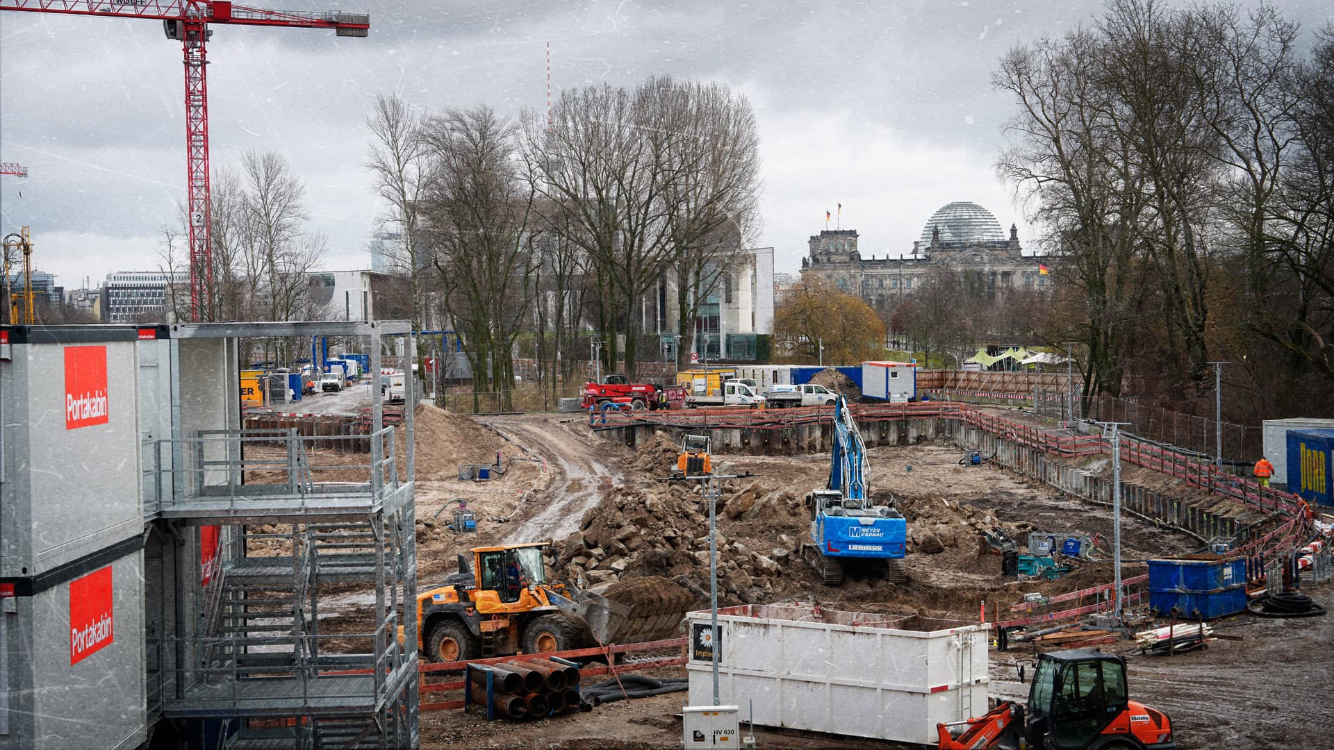 Hier rollen Bagger für die Demokratie: Diese Baugrube kostet uns 777 Millionen Euro