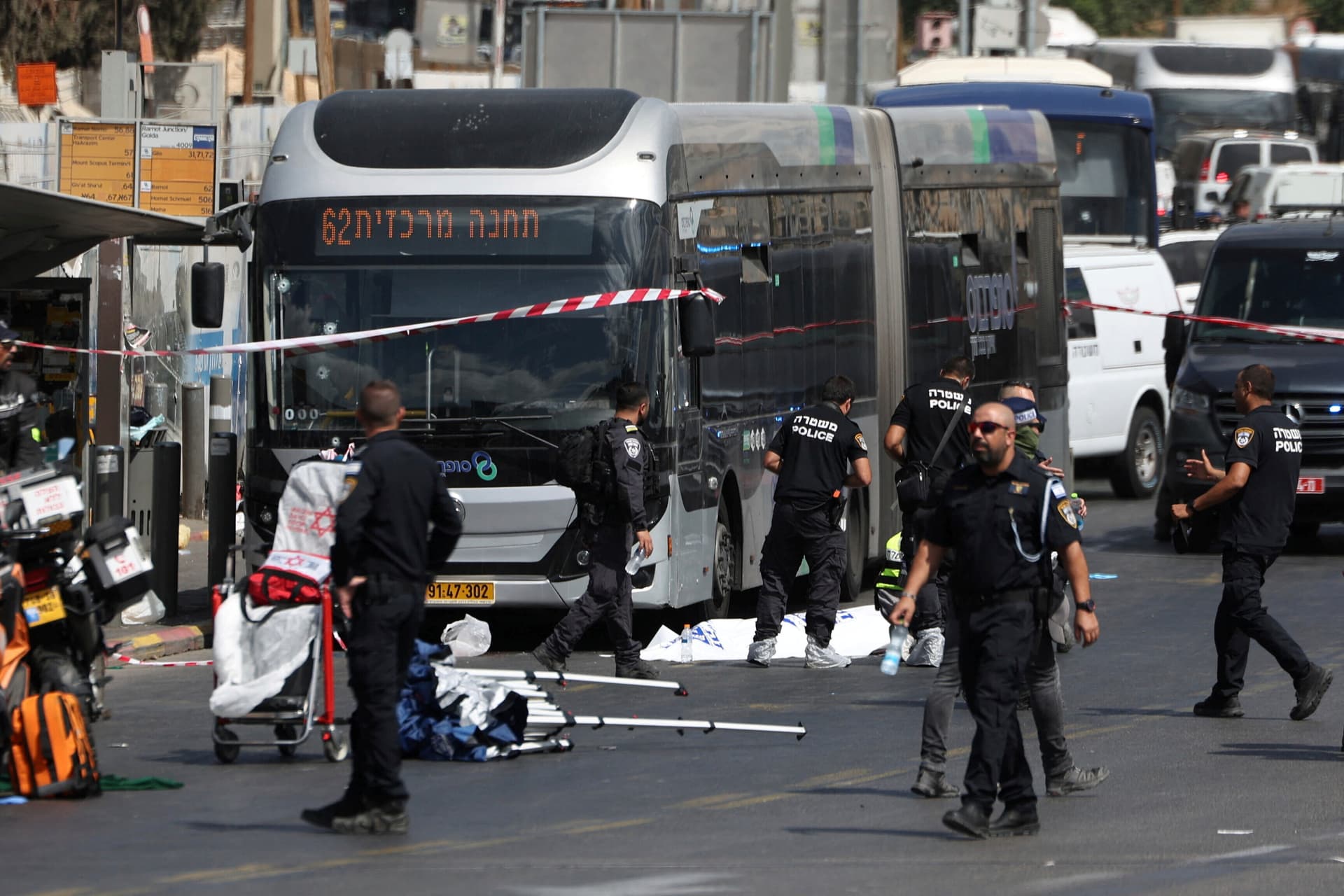 Schwerer Terroranschlag auf Bus in Jerusalem – sechs Tote, viele Verletzte