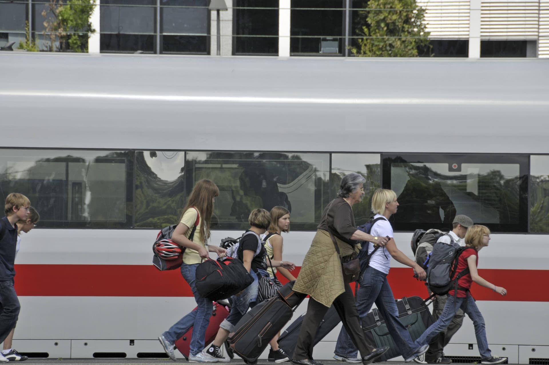 Weil die Kosten für Migration explodieren, streicht Berlin die Klassenfahrten